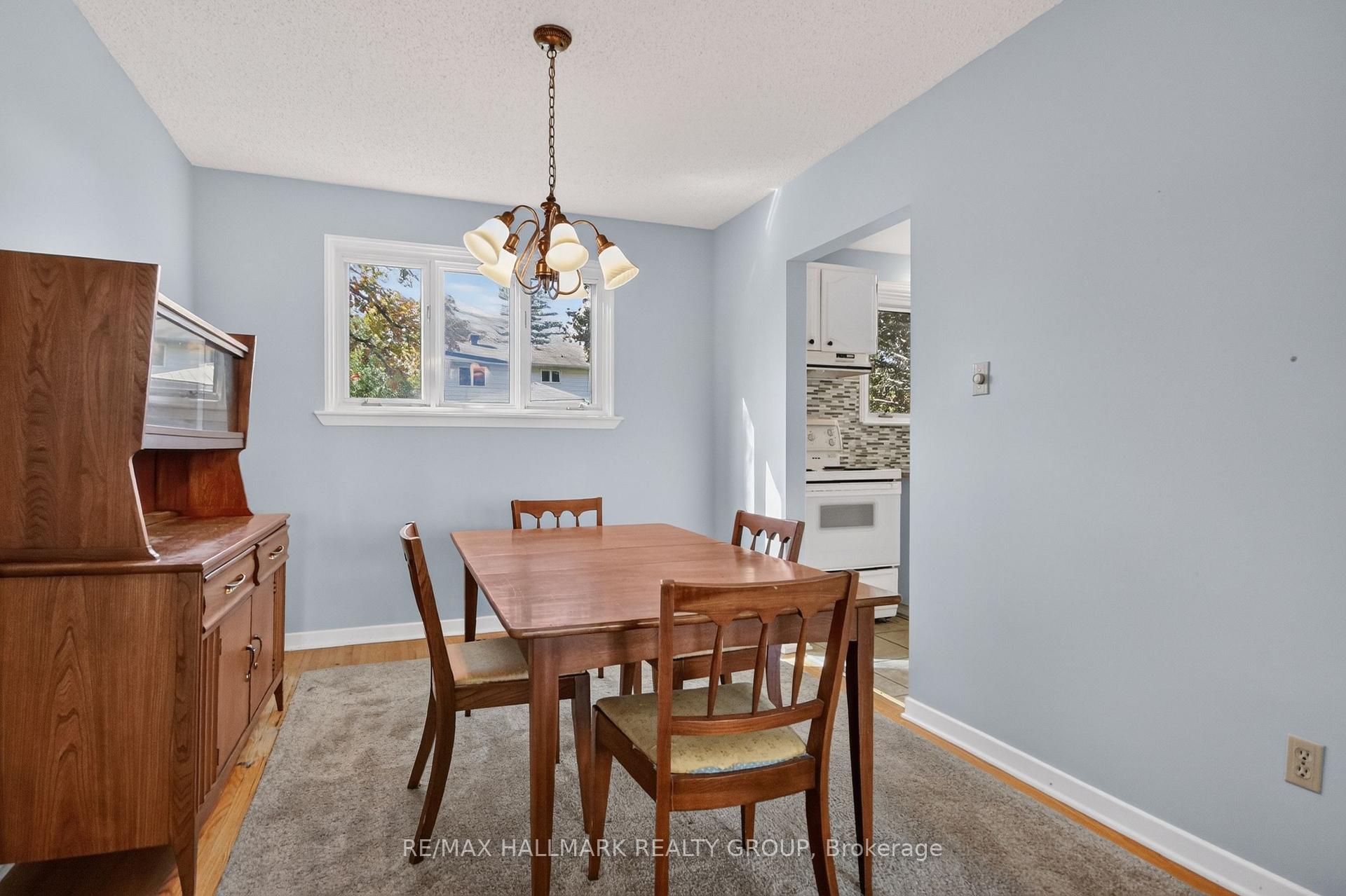 Photo 9 of 8 Burnview Crescent, Ottawa, Blackburn Hamlet — HOMEH