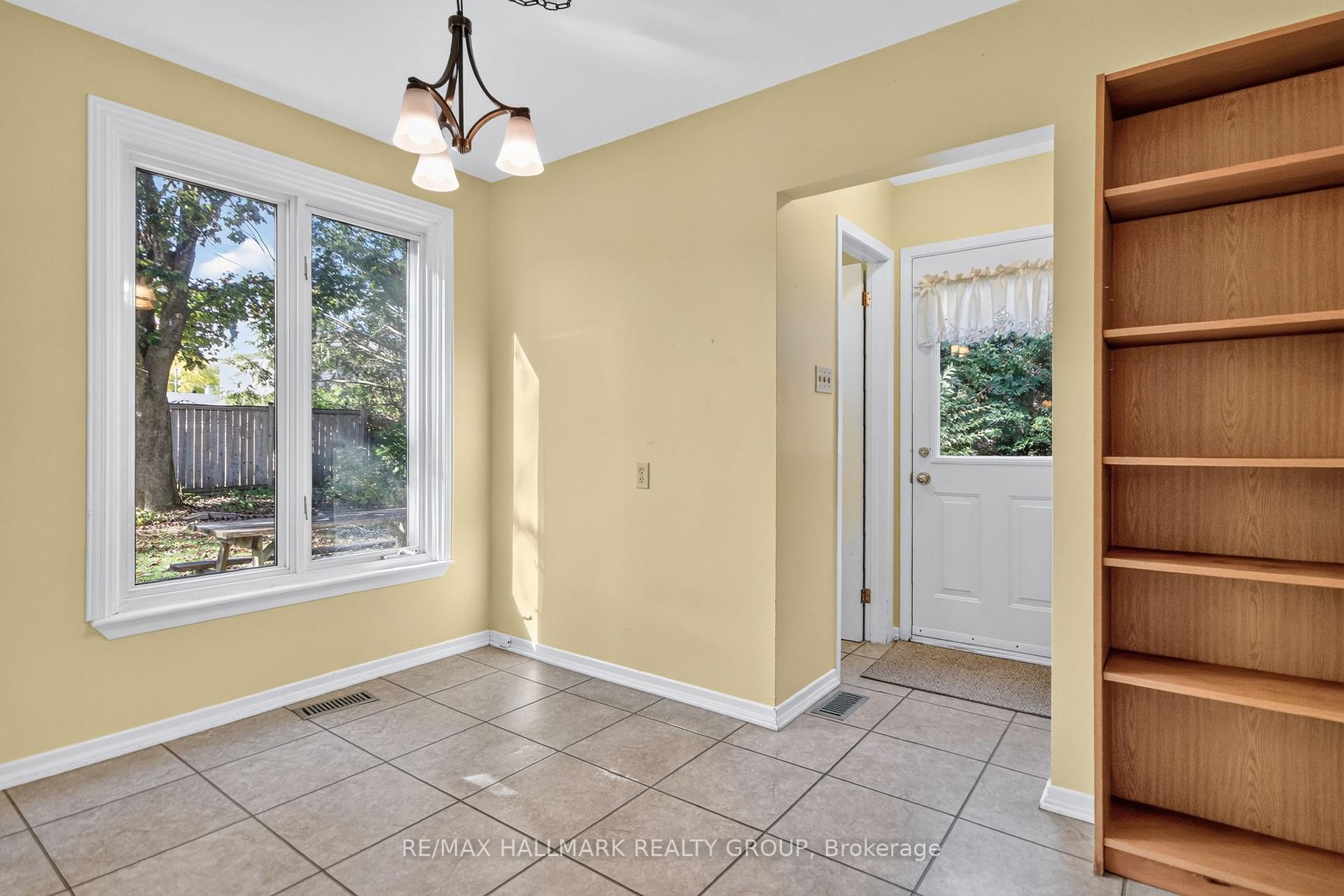 Photo 10 of 8 Burnview Crescent, Ottawa, Blackburn Hamlet — HOMEH