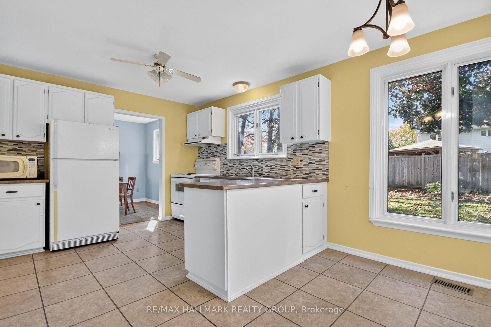 Photo 11 of 8 Burnview Crescent, Ottawa, Blackburn Hamlet — HOMEH