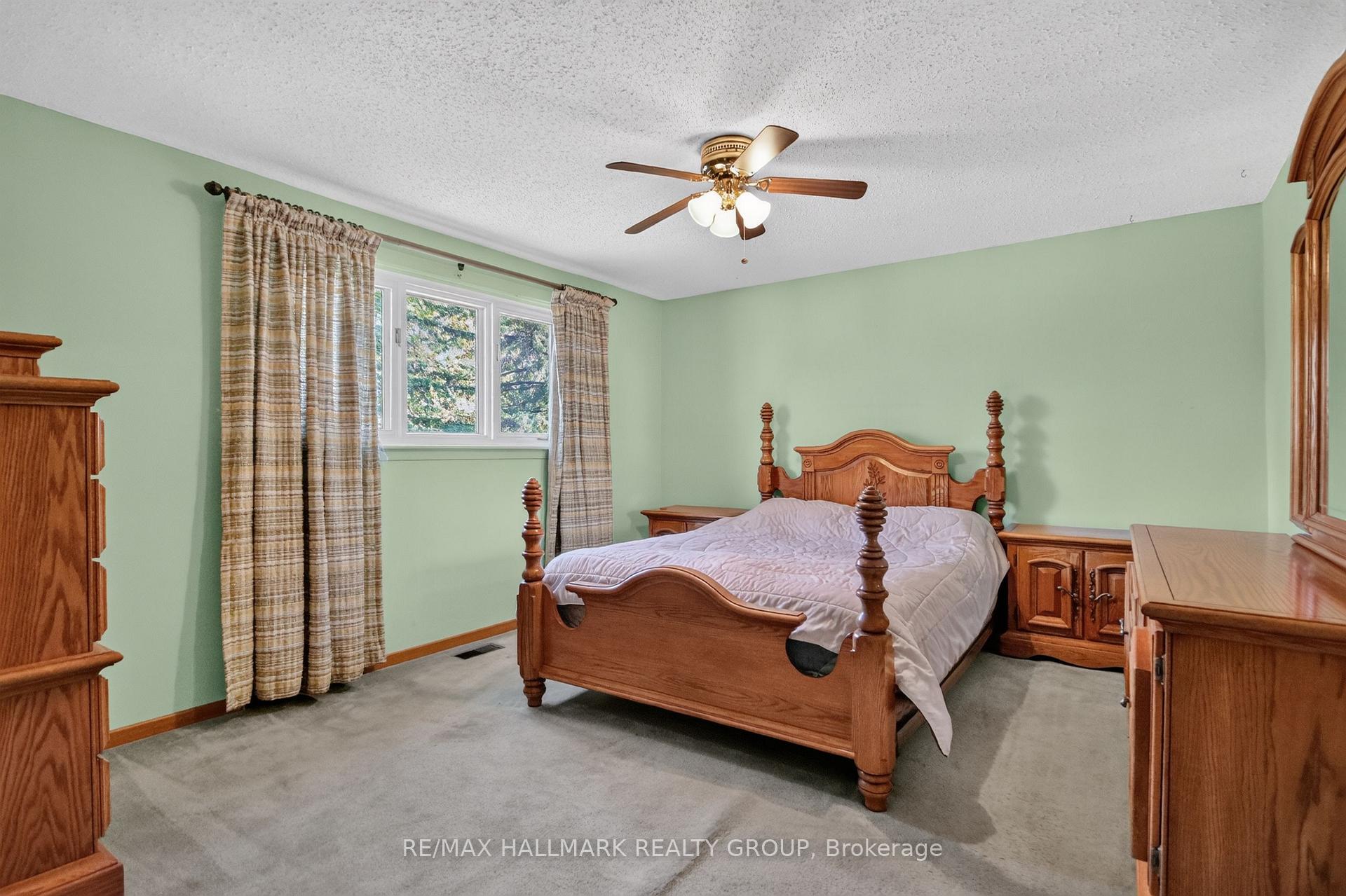 Photo 16 of 8 Burnview Crescent, Ottawa, Blackburn Hamlet — HOMEH