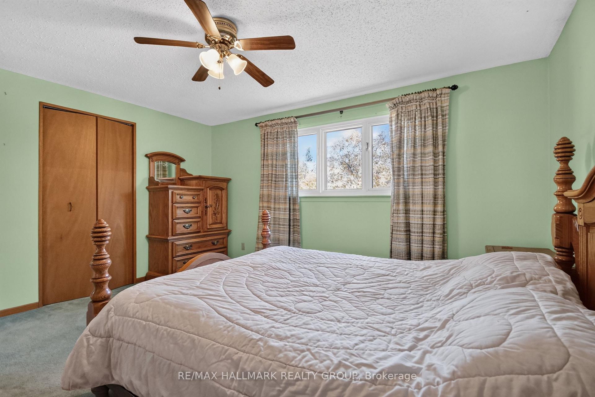 Photo 17 of 8 Burnview Crescent, Ottawa, Blackburn Hamlet — HOMEH