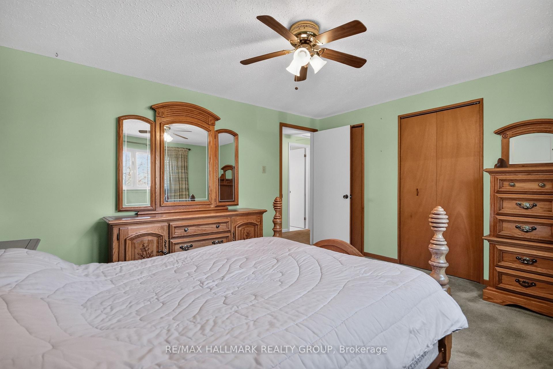 Photo 18 of 8 Burnview Crescent, Ottawa, Blackburn Hamlet — HOMEH