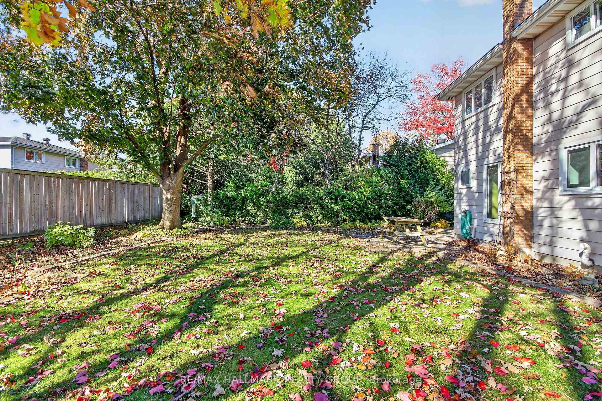 Photo 19 of 8 Burnview Crescent, Ottawa, Blackburn Hamlet — HOMEH
