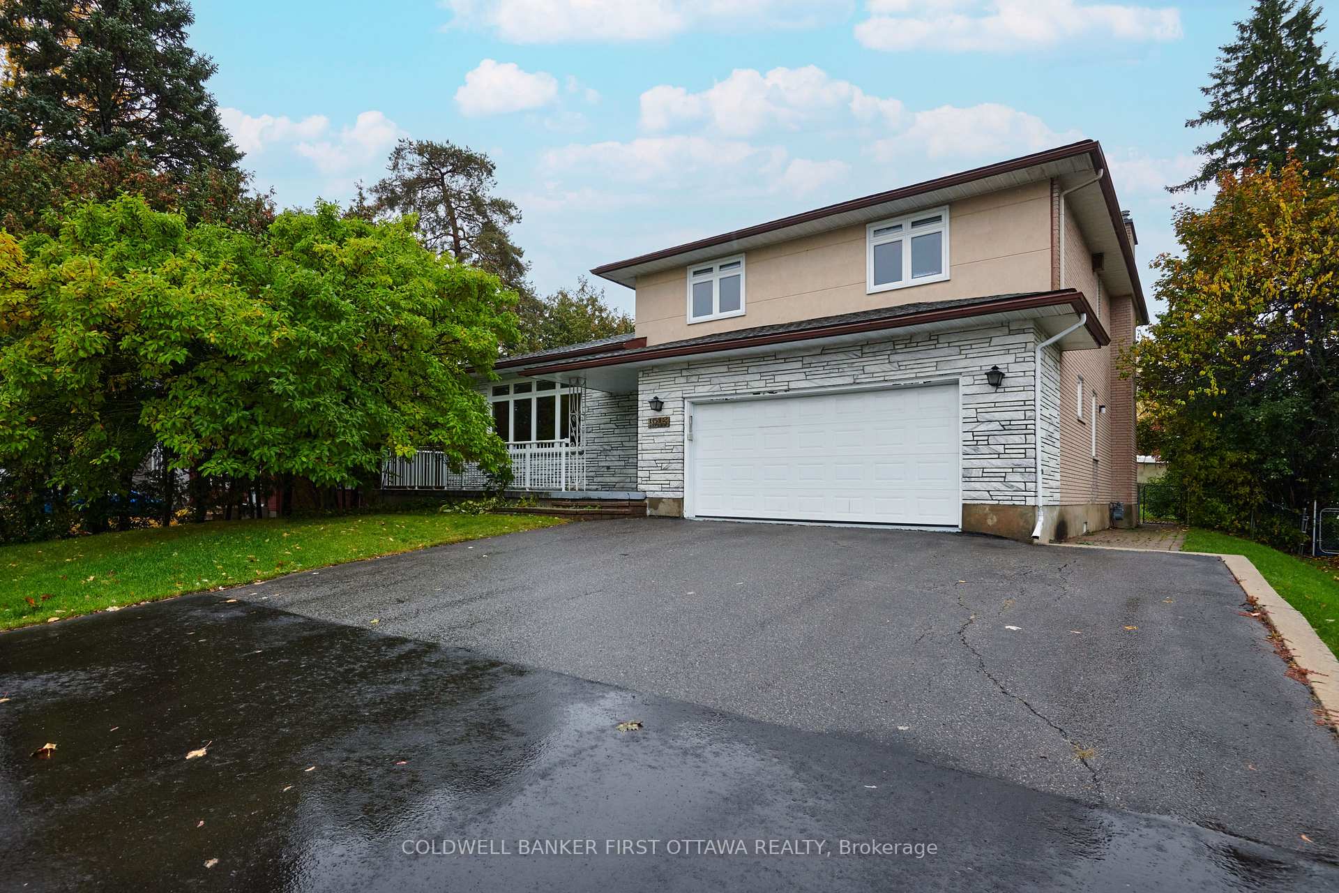 Photo 2 of 1512 Arnhem Street, Ottawa, Carleton Heights — HOMEH