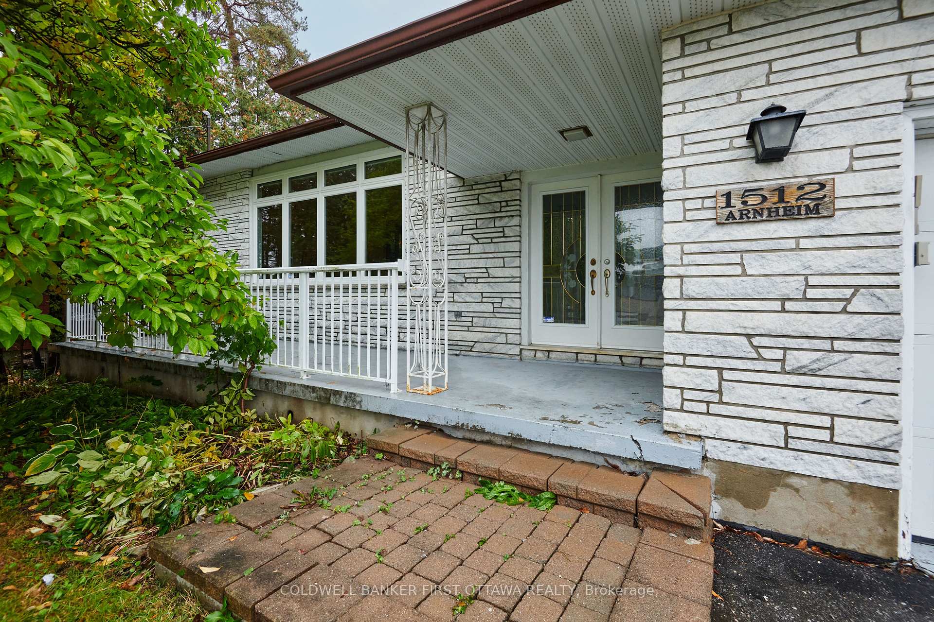 Photo 3 of 1512 Arnhem Street, Ottawa, Carleton Heights — HOMEH
