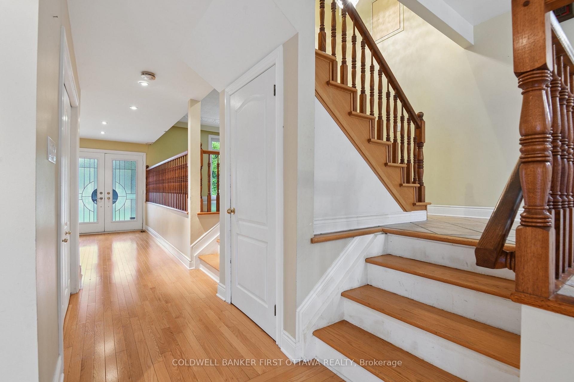 Photo 6 of 1512 Arnhem Street, Ottawa, Carleton Heights — HOMEH