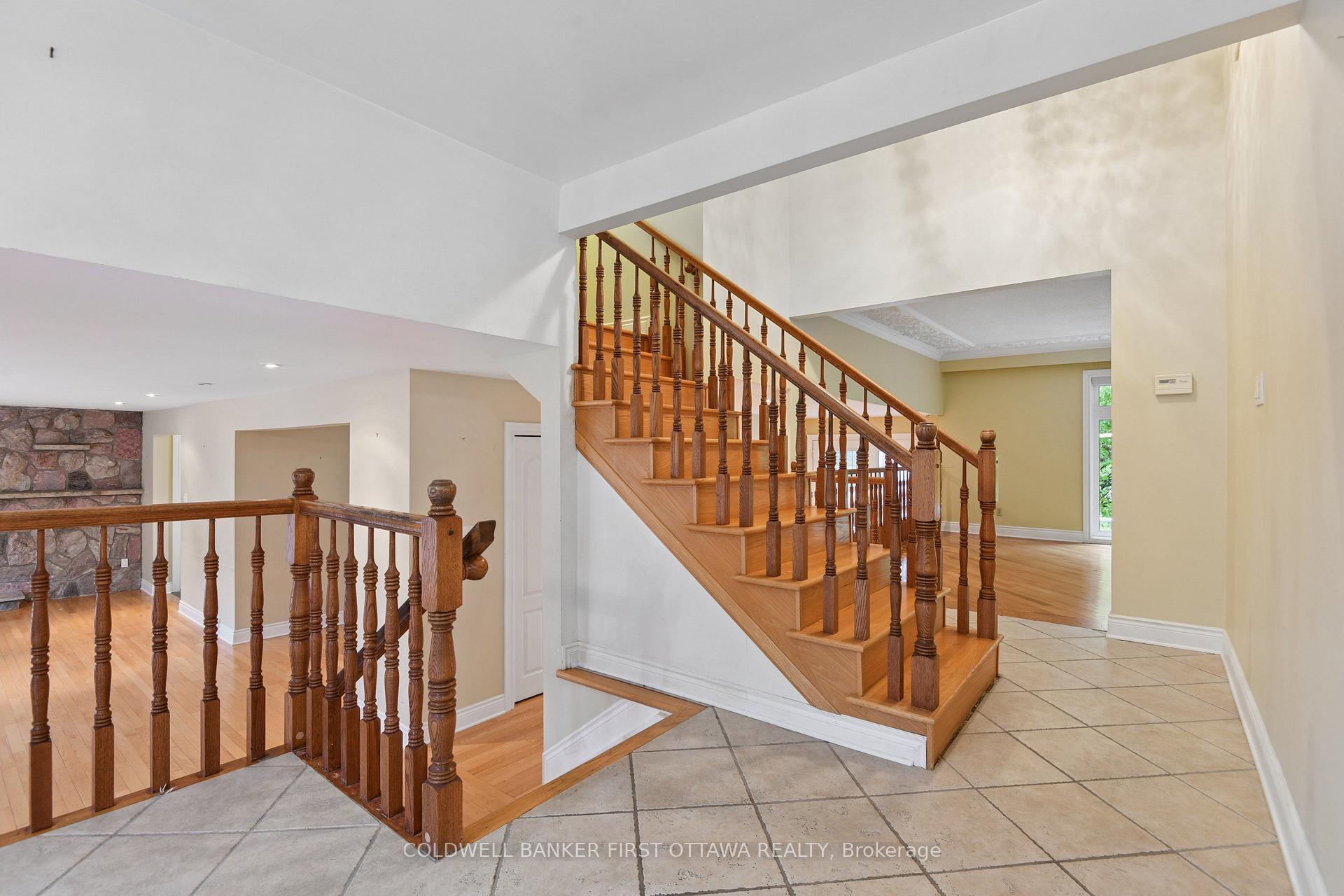 Photo 7 of 1512 Arnhem Street, Ottawa, Carleton Heights — HOMEH