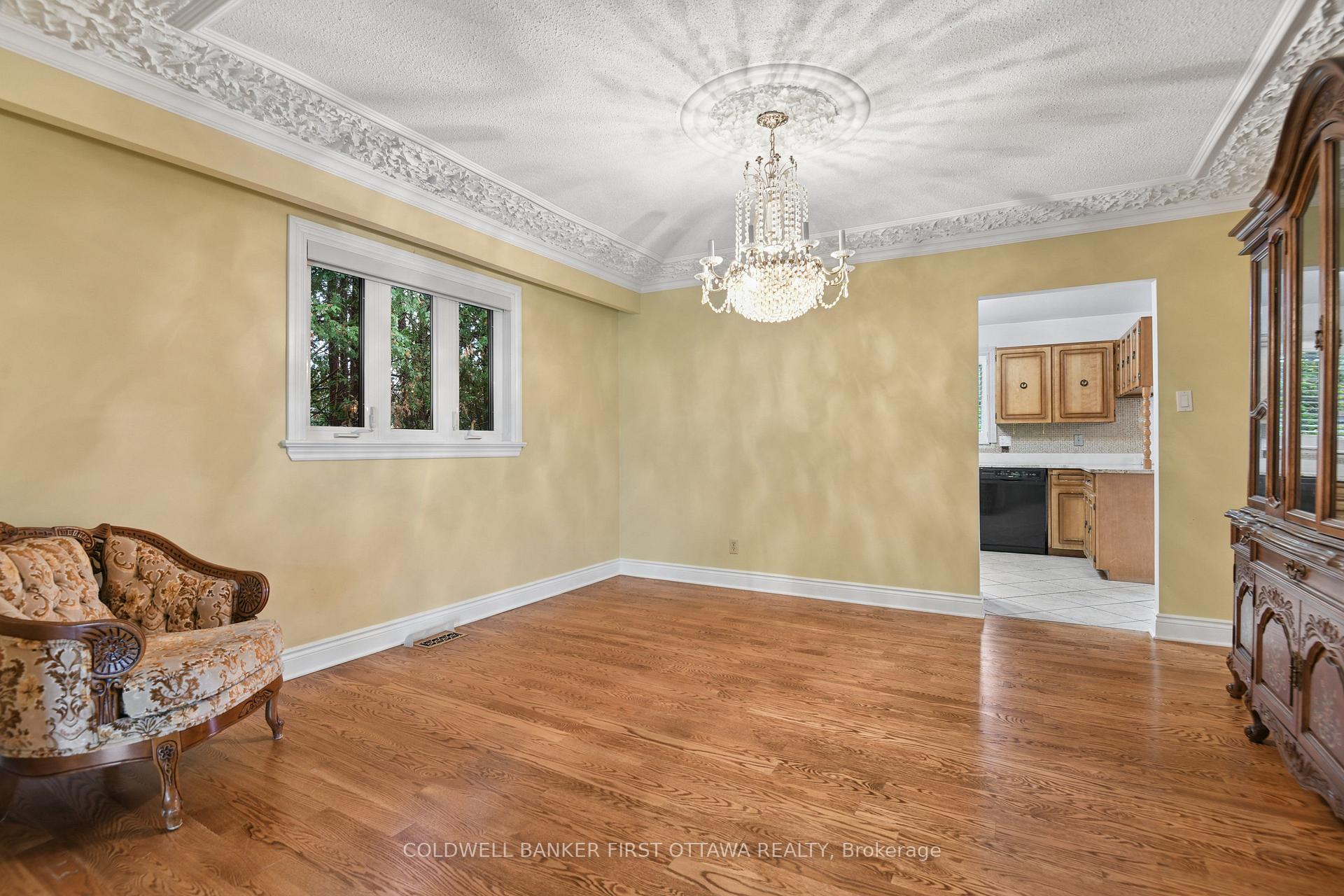 Photo 10 of 1512 Arnhem Street, Ottawa, Carleton Heights — HOMEH