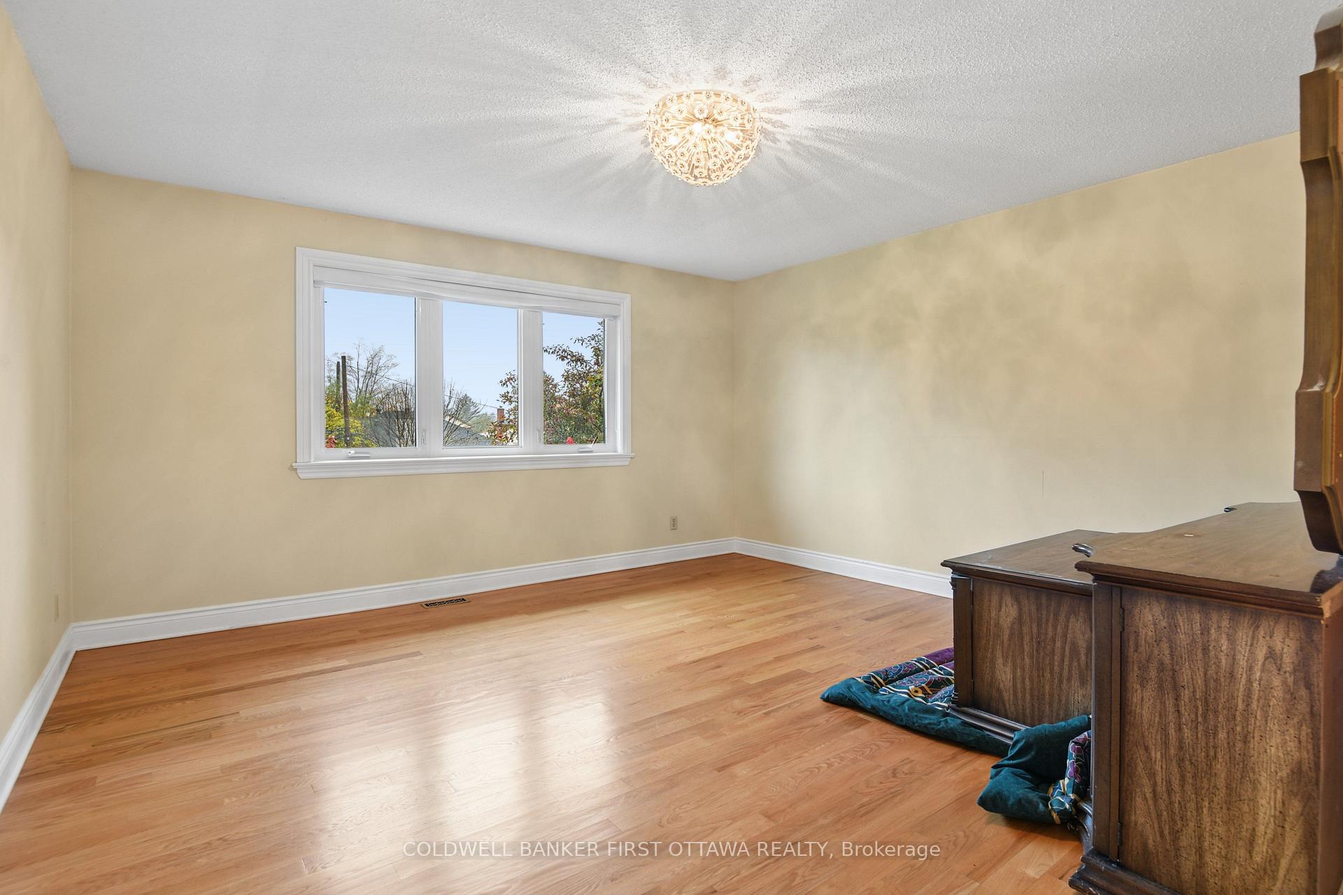 Photo 18 of 1512 Arnhem Street, Ottawa, Carleton Heights — HOMEH