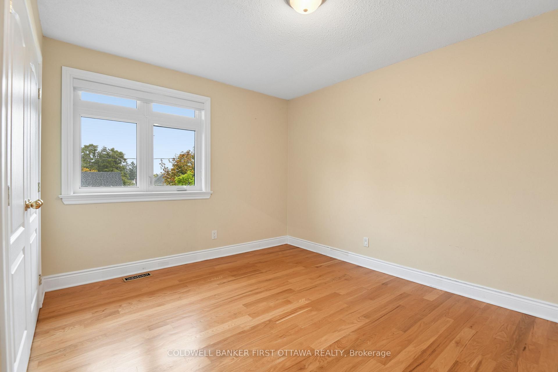 Photo 23 of 1512 Arnhem Street, Ottawa, Carleton Heights — HOMEH