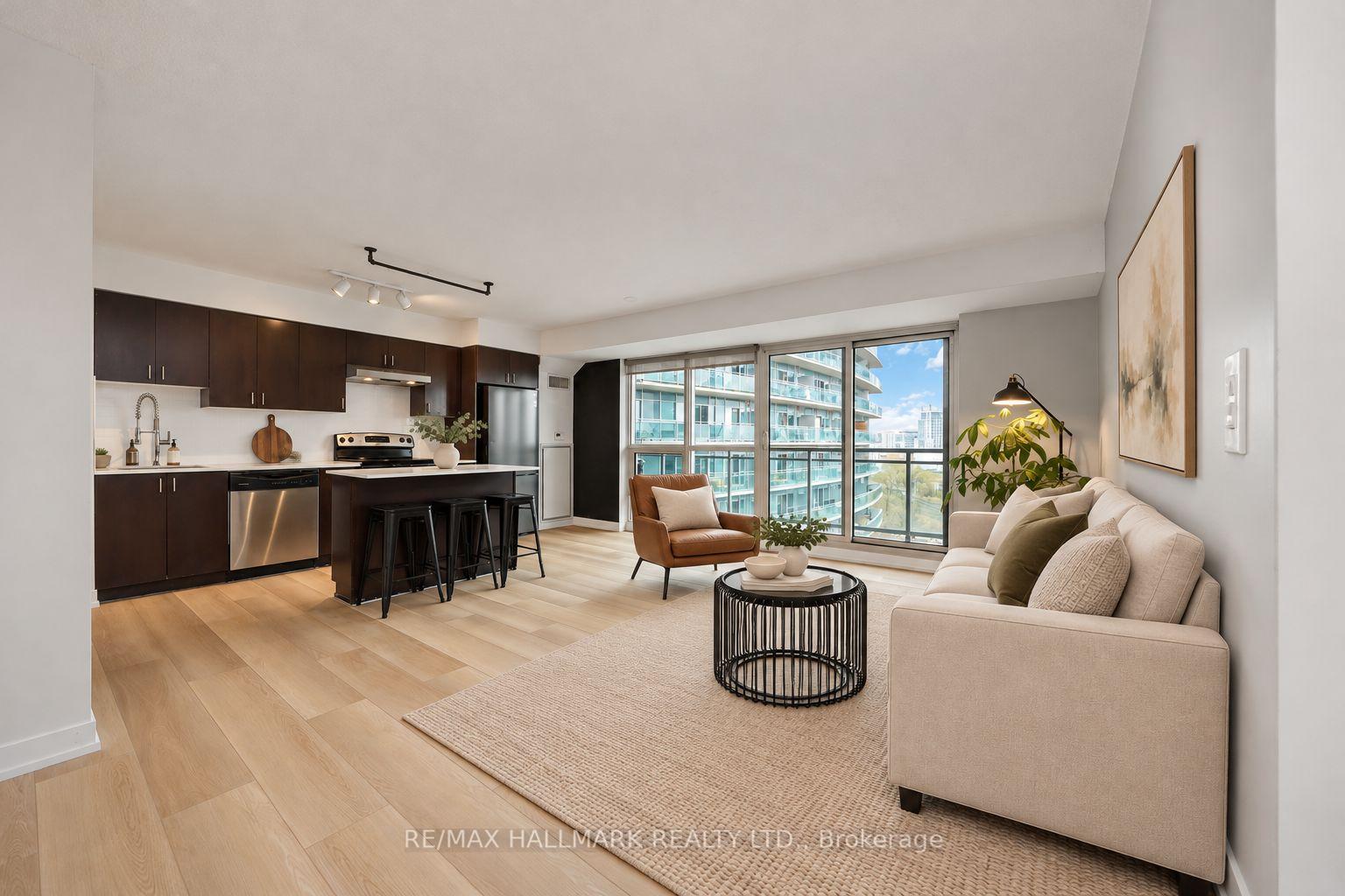 Photo 3 of Unit 901, 155 Legion Road N, Etobicoke, Mimico — HOMEH