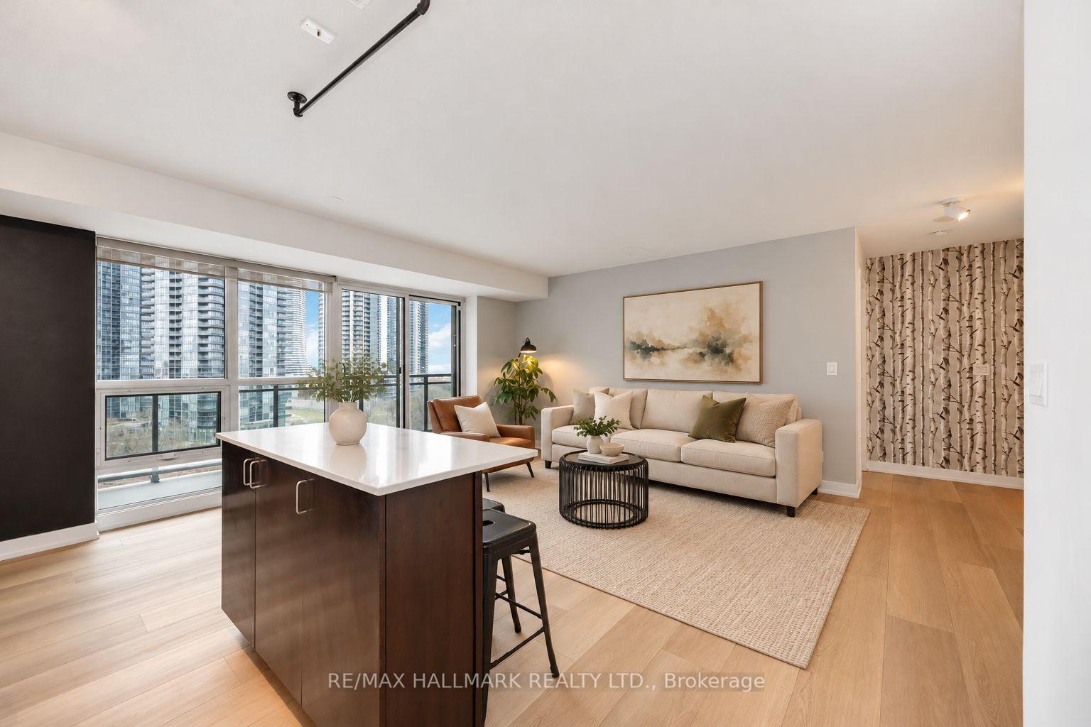 Photo 6 of Unit 901, 155 Legion Road N, Etobicoke, Mimico — HOMEH