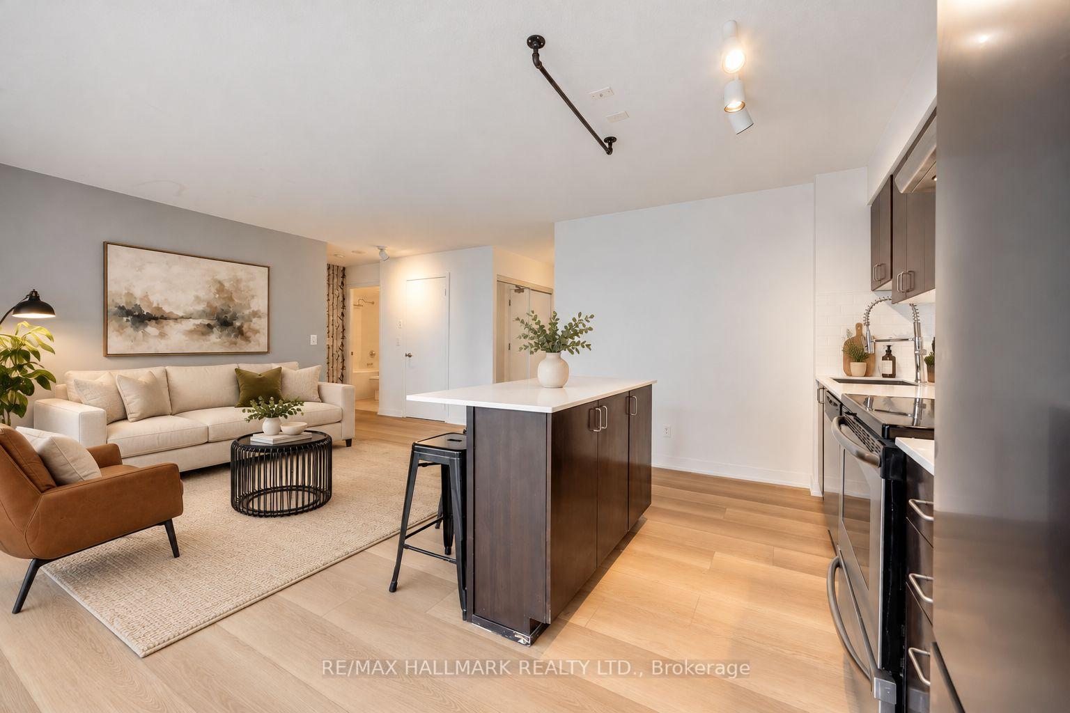 Photo 8 of Unit 901, 155 Legion Road N, Etobicoke, Mimico — HOMEH