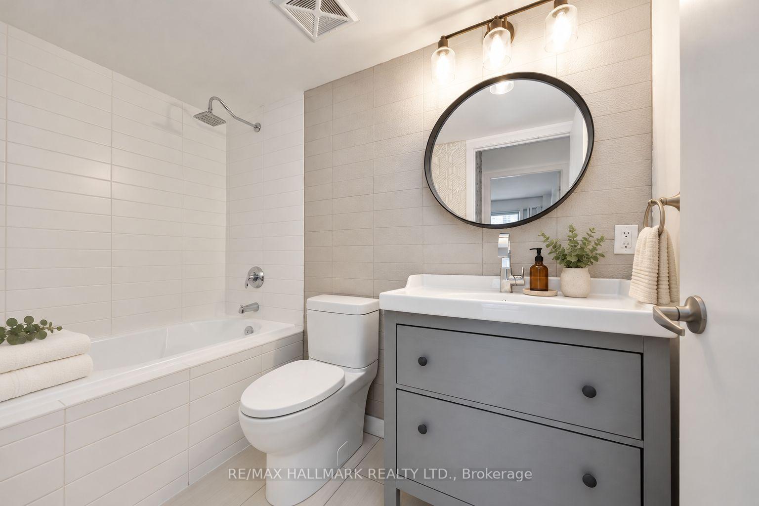 Photo 11 of Unit 901, 155 Legion Road N, Etobicoke, Mimico — HOMEH