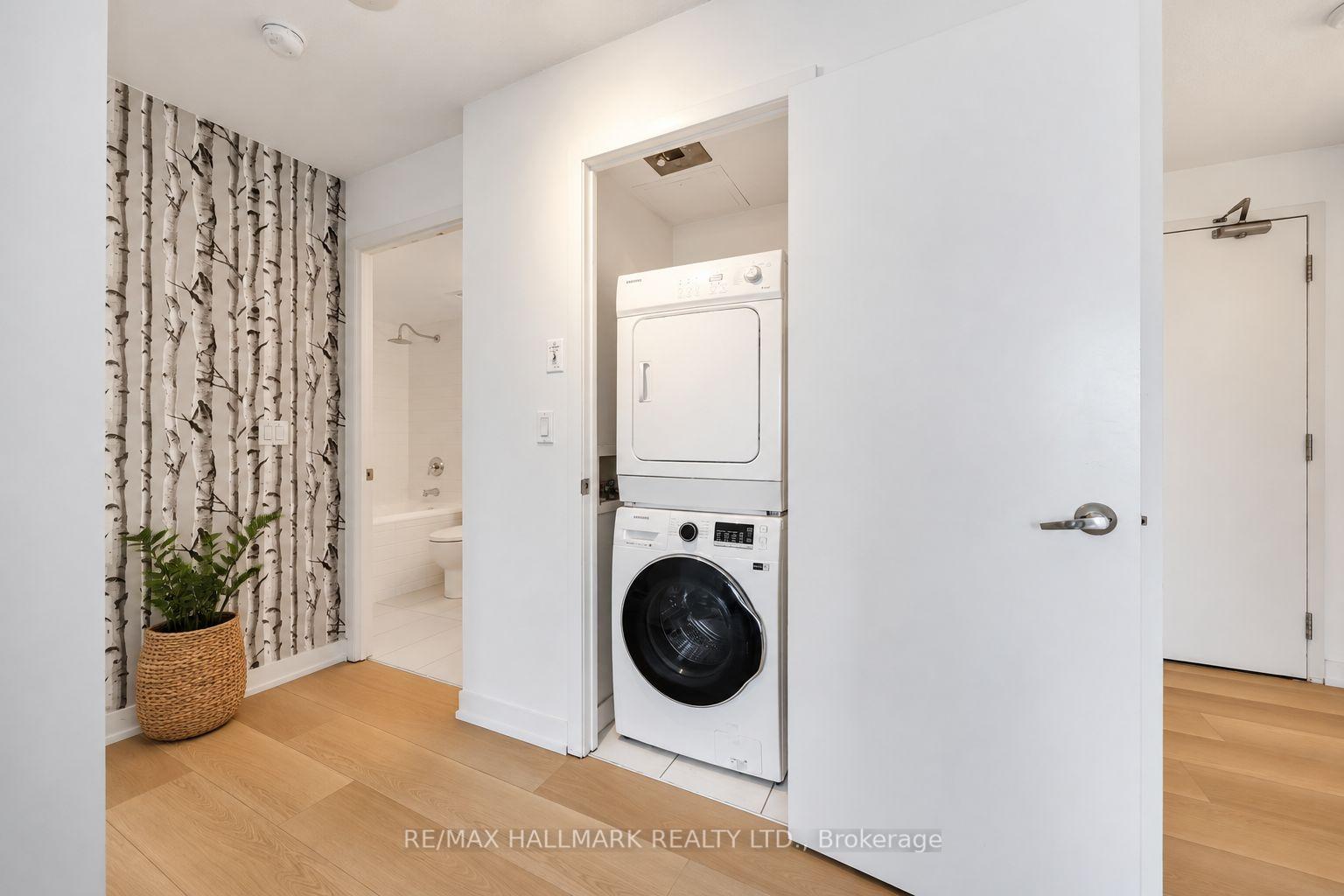 Photo 12 of Unit 901, 155 Legion Road N, Etobicoke, Mimico — HOMEH