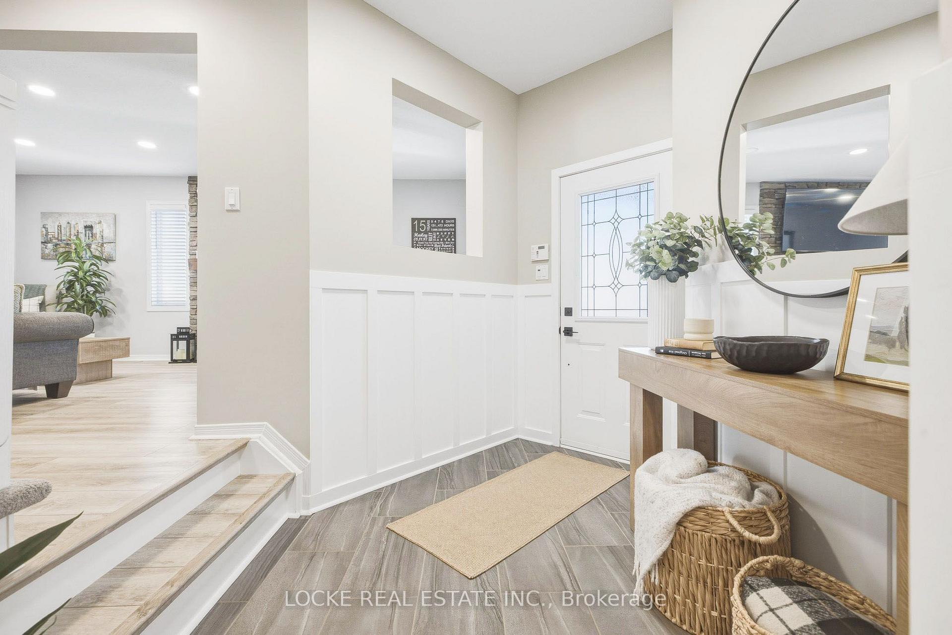 Photo 6 of 2174 Saturn Crescent, Ottawa, Fallingbrook/Gardenway South — HOMEH