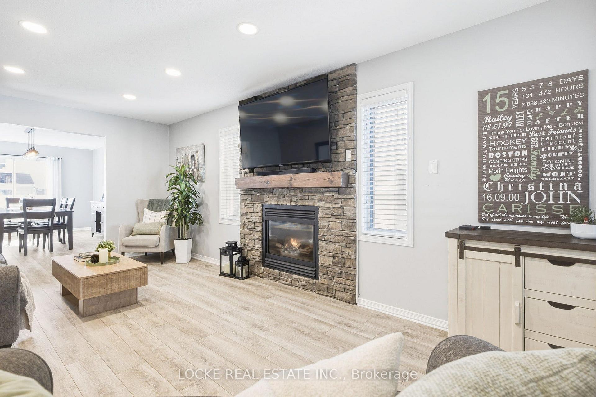 Photo 7 of 2174 Saturn Crescent, Ottawa, Fallingbrook/Gardenway South — HOMEH