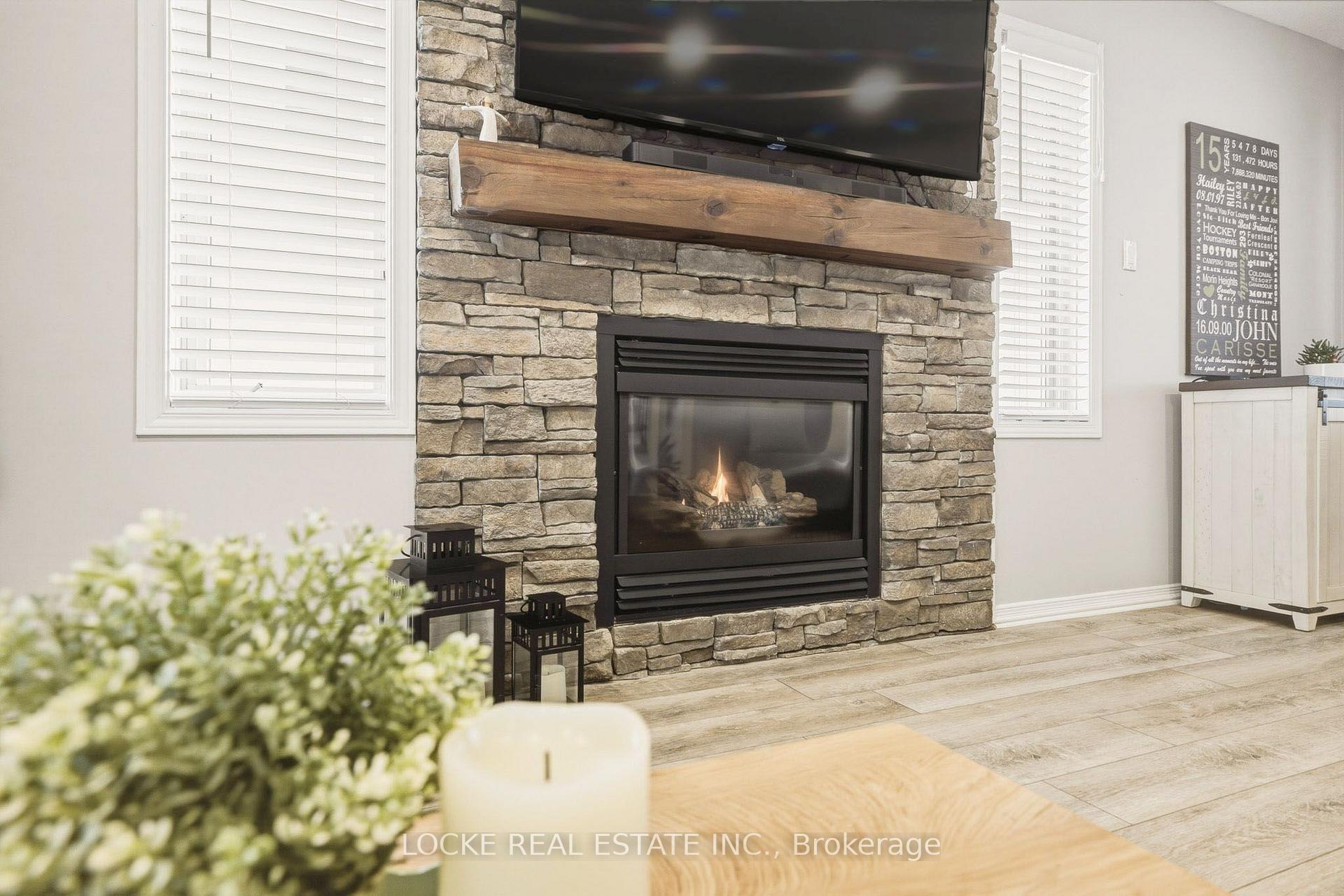 Photo 10 of 2174 Saturn Crescent, Ottawa, Fallingbrook/Gardenway South — HOMEH