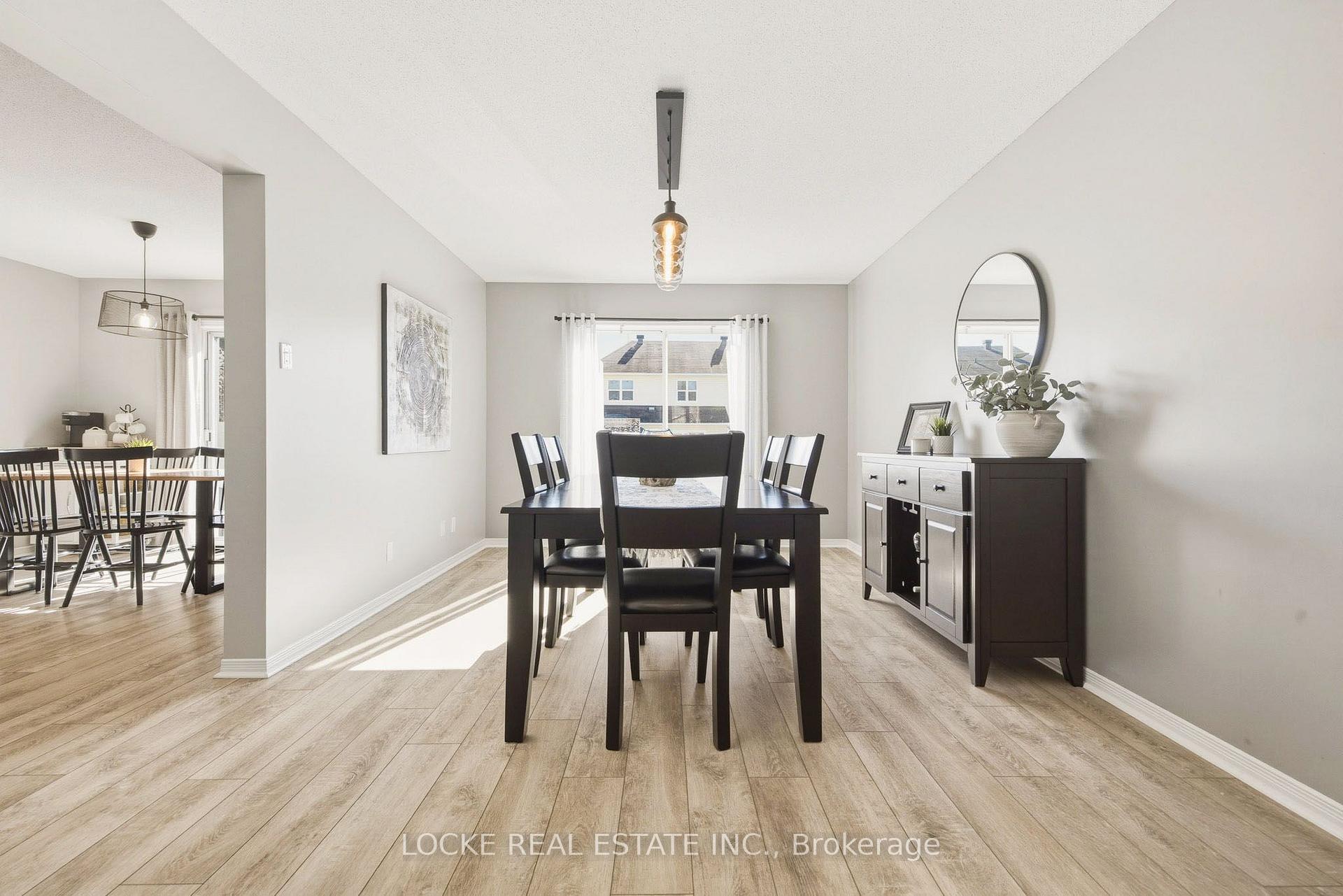Photo 11 of 2174 Saturn Crescent, Ottawa, Fallingbrook/Gardenway South — HOMEH
