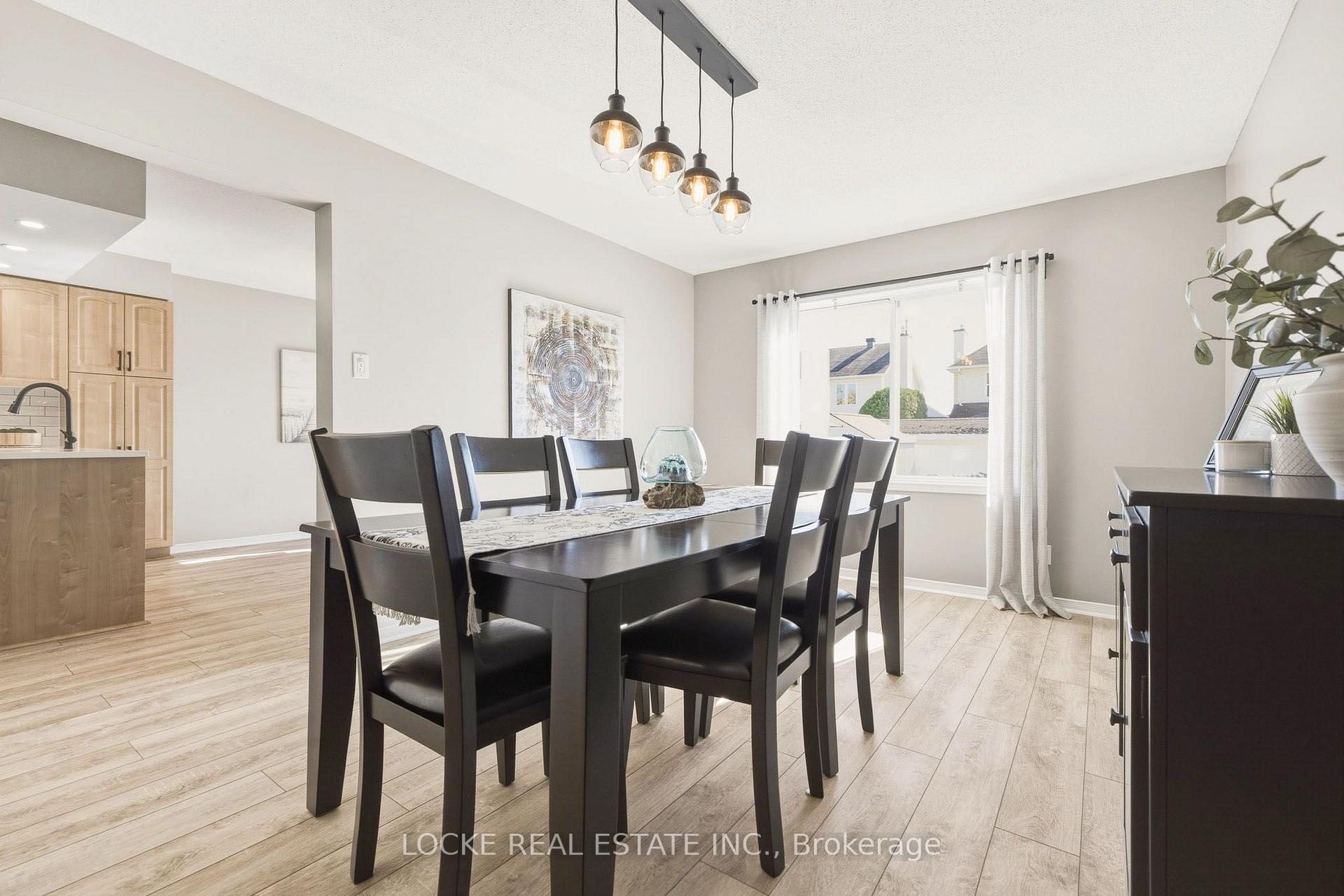 Photo 12 of 2174 Saturn Crescent, Ottawa, Fallingbrook/Gardenway South — HOMEH