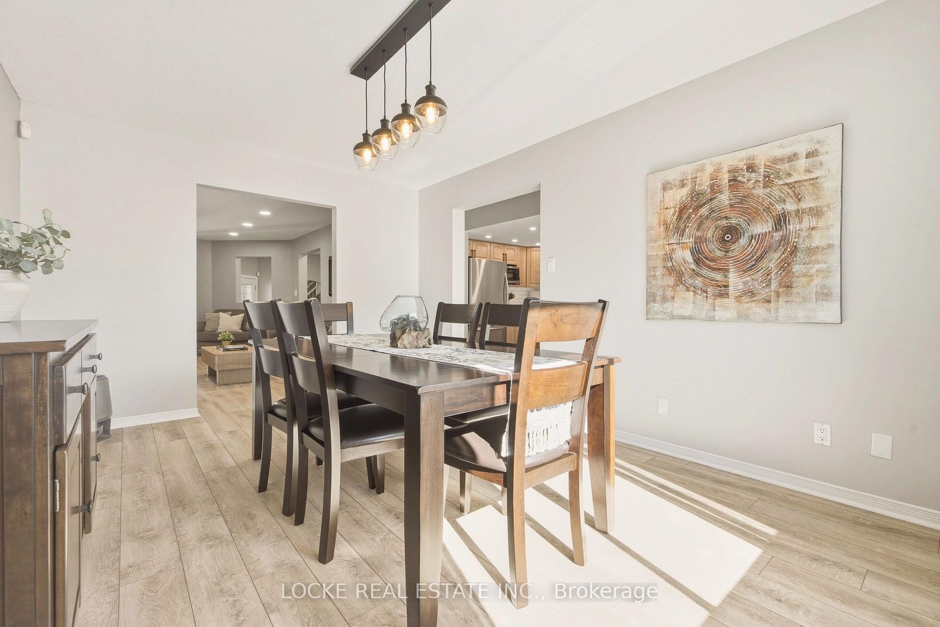 Photo 13 of 2174 Saturn Crescent, Ottawa, Fallingbrook/Gardenway South — HOMEH