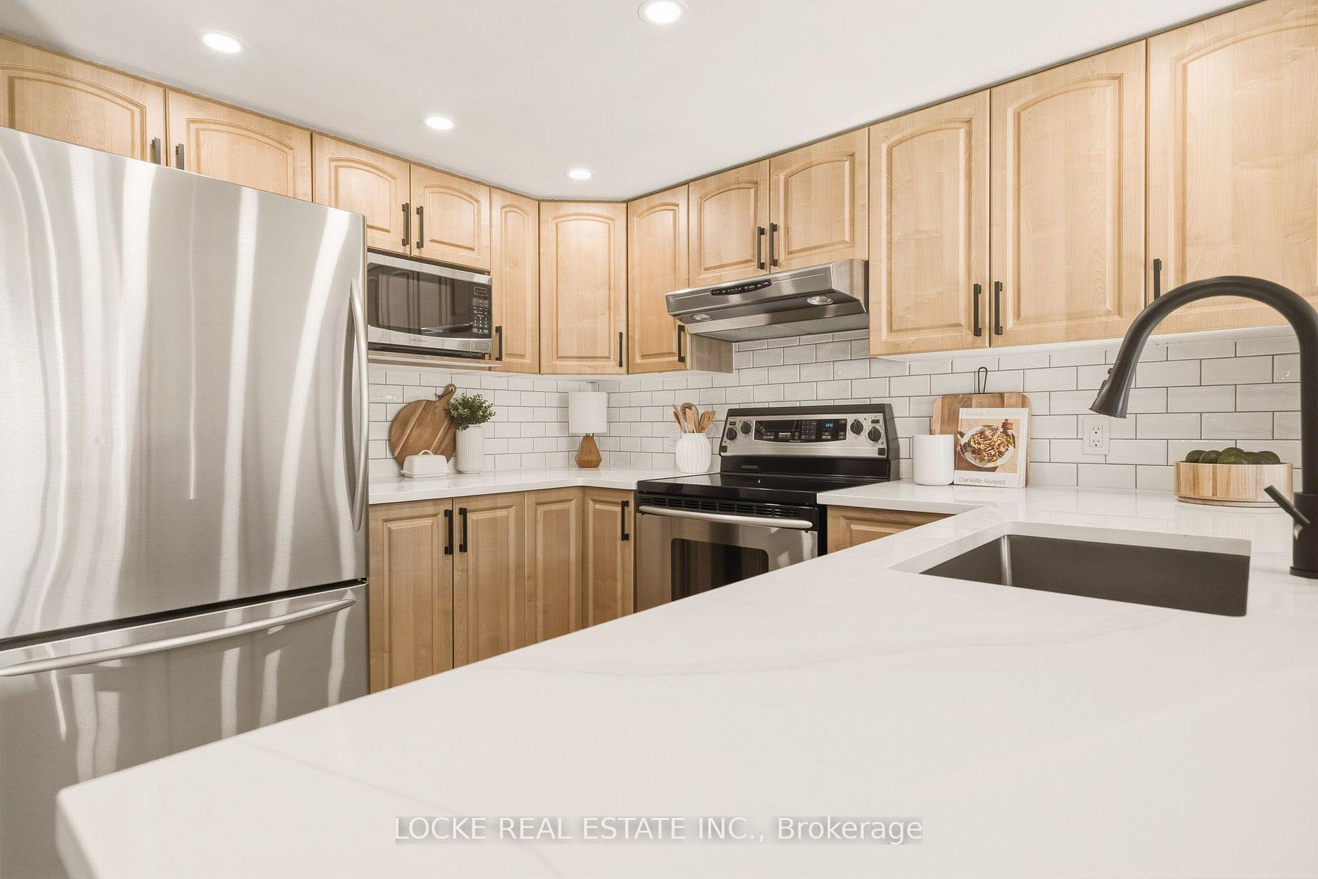Photo 16 of 2174 Saturn Crescent, Ottawa, Fallingbrook/Gardenway South — HOMEH