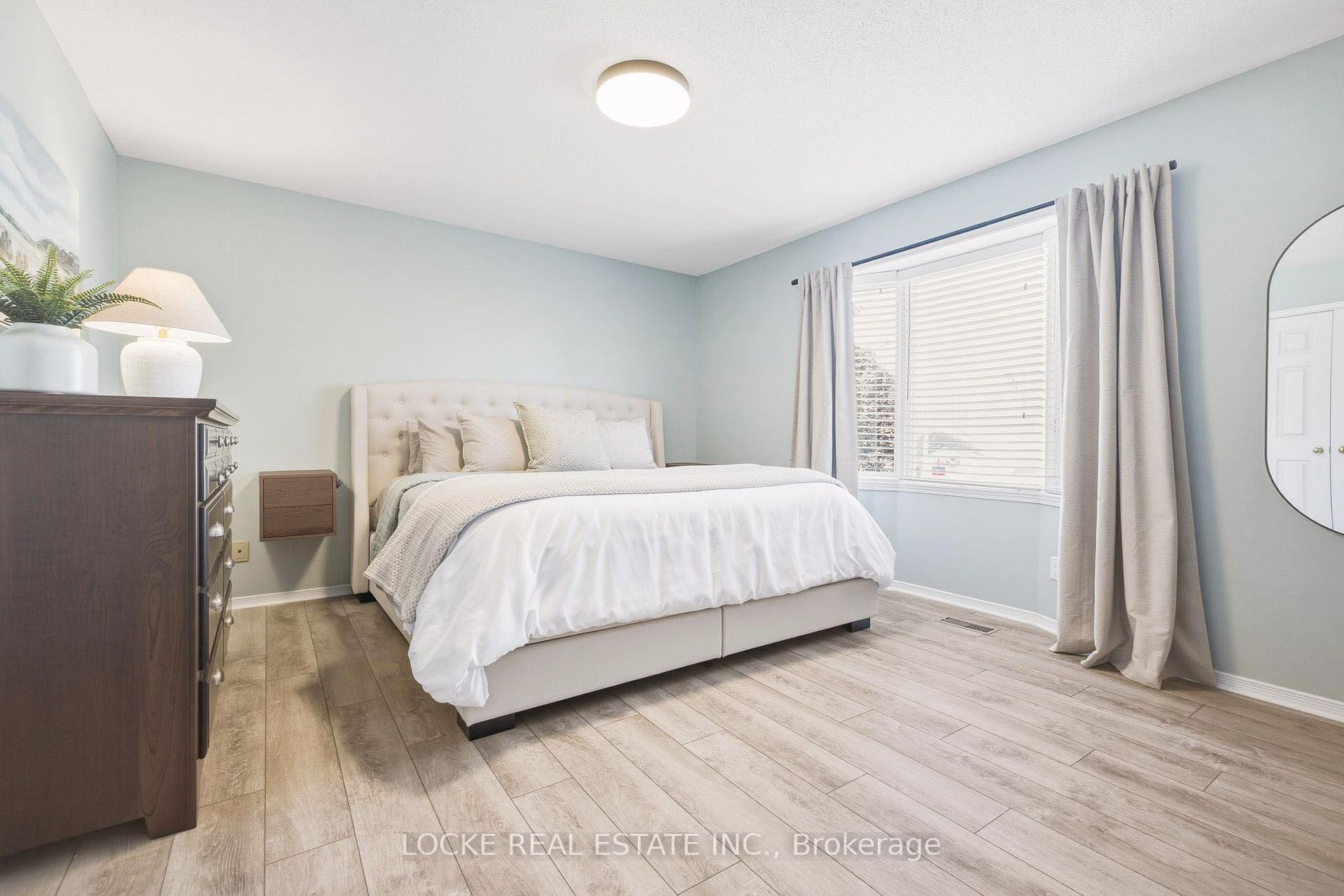 Photo 23 of 2174 Saturn Crescent, Ottawa, Fallingbrook/Gardenway South — HOMEH