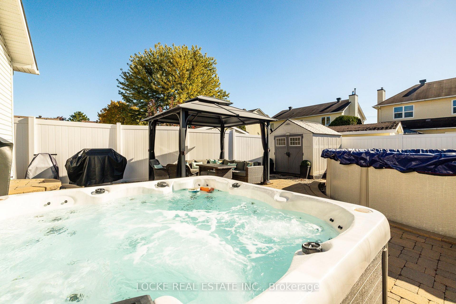 Photo 44 of 2174 Saturn Crescent, Ottawa, Fallingbrook/Gardenway South — HOMEH
