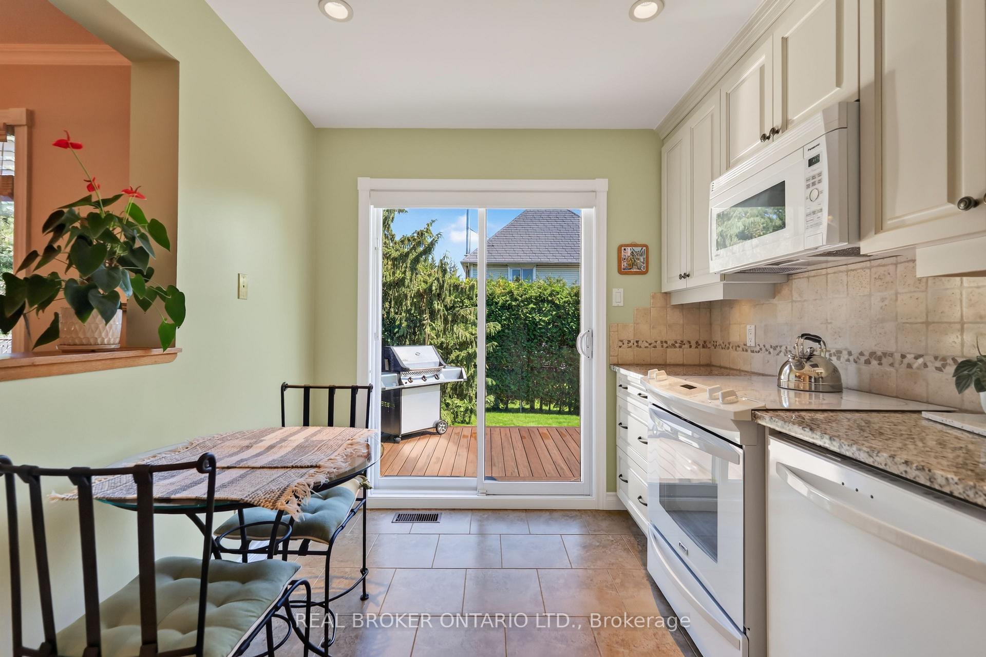 Photo 10 of 140 Montana Way, Ottawa, Barrhaven - Longfields — HOMEH