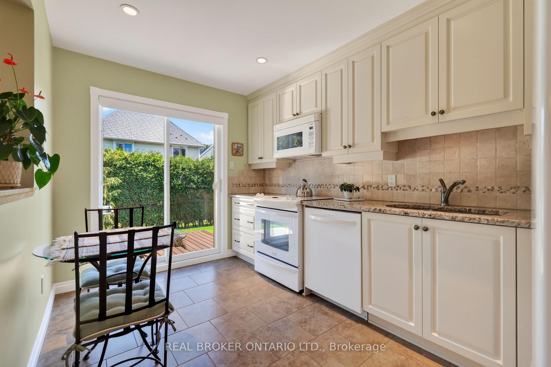Photo 9 of 140 Montana Way, Ottawa, Barrhaven - Longfields — HOMEH