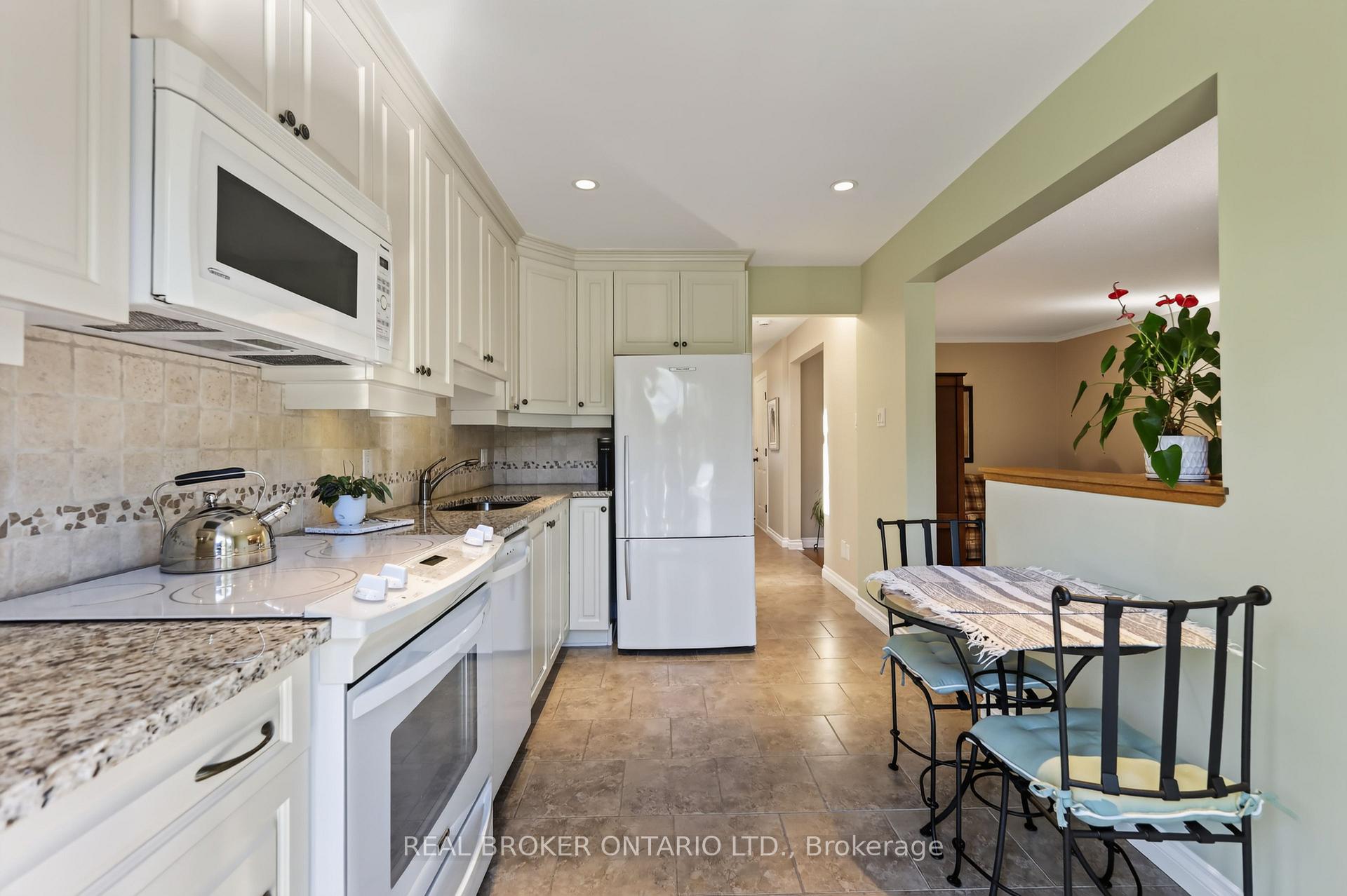 Photo 12 of 140 Montana Way, Ottawa, Barrhaven - Longfields — HOMEH