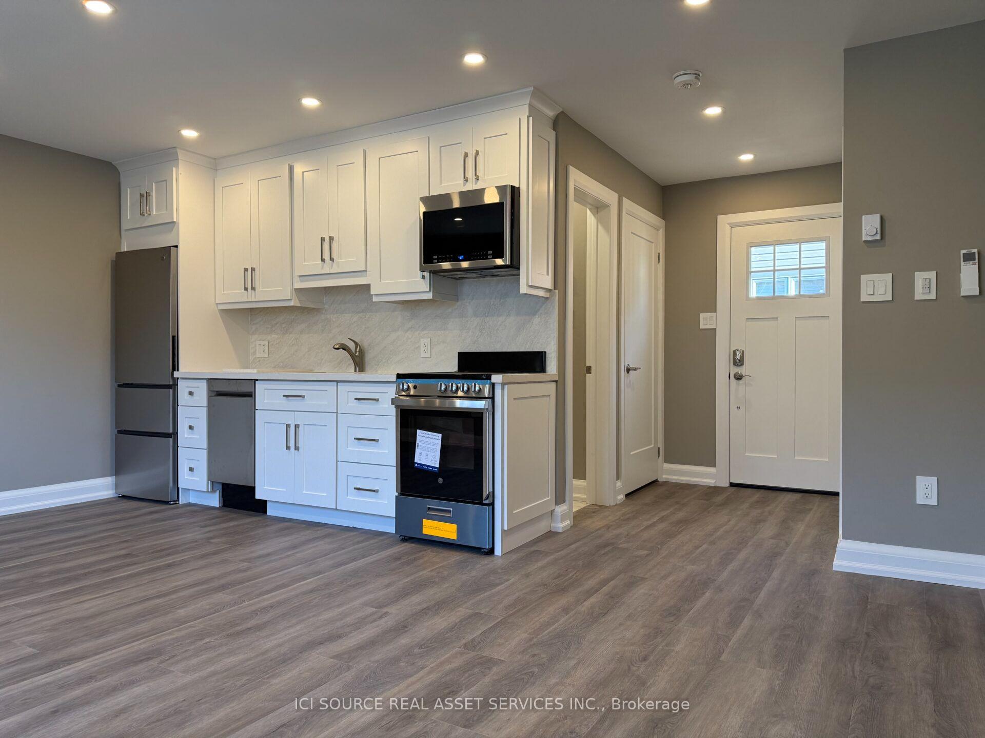 Photo of Unit Coach House Apt, 247 Roxton Road