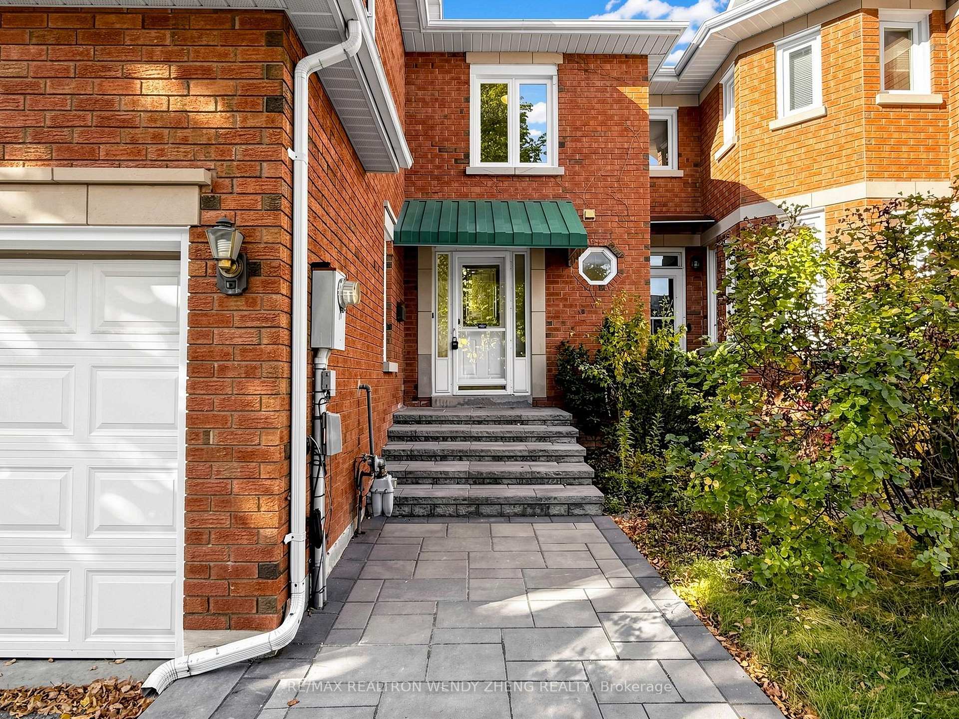 Photo 2 of 55 Brownstone Circle, Vaughan, Crestwood-Springfarm-Yorkhill — HOMEH