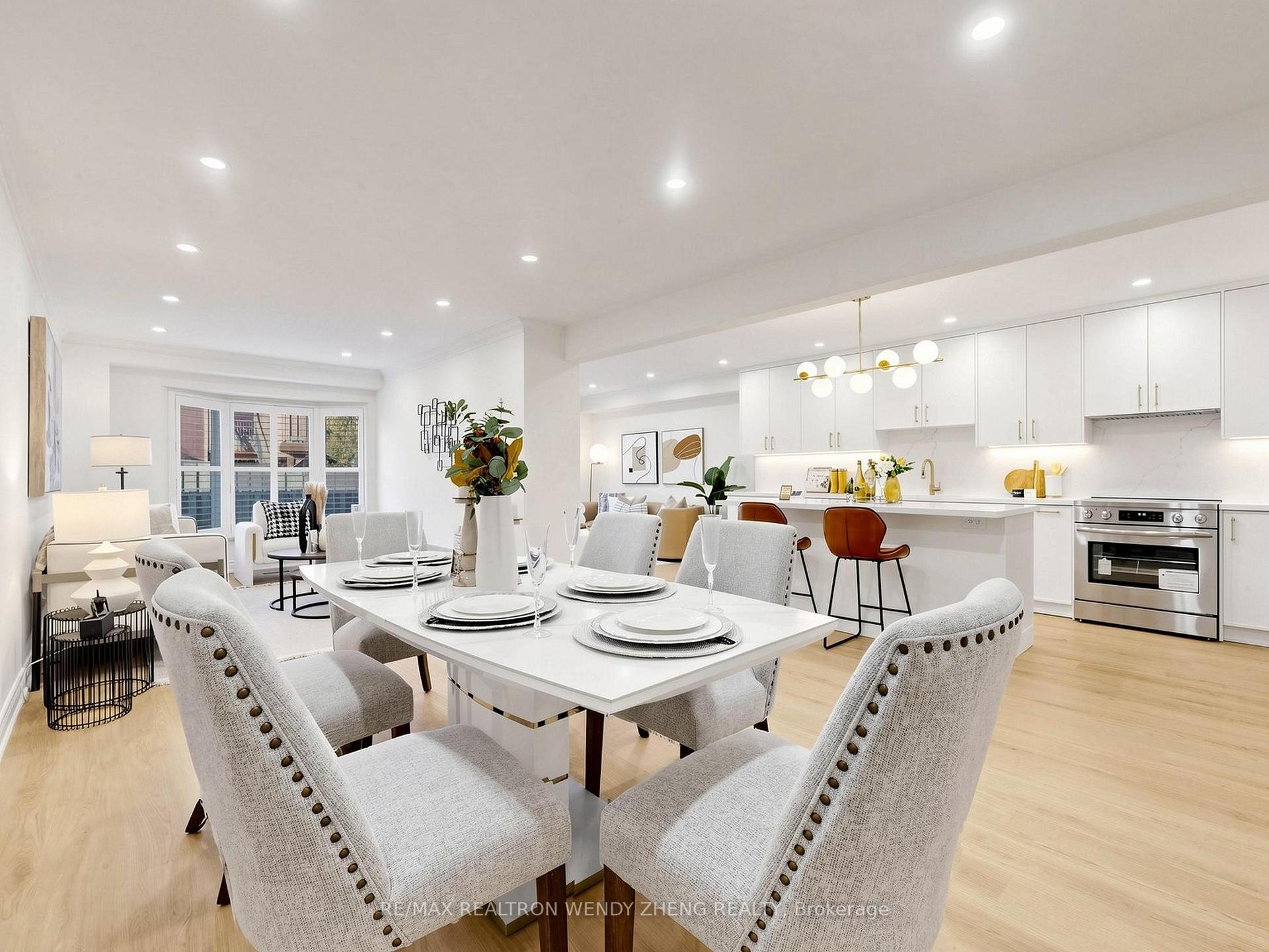 Photo 9 of 55 Brownstone Circle, Vaughan, Crestwood-Springfarm-Yorkhill — HOMEH