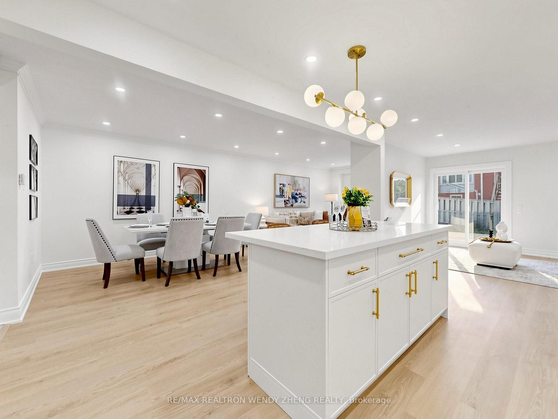 Photo 16 of 55 Brownstone Circle, Vaughan, Crestwood-Springfarm-Yorkhill — HOMEH