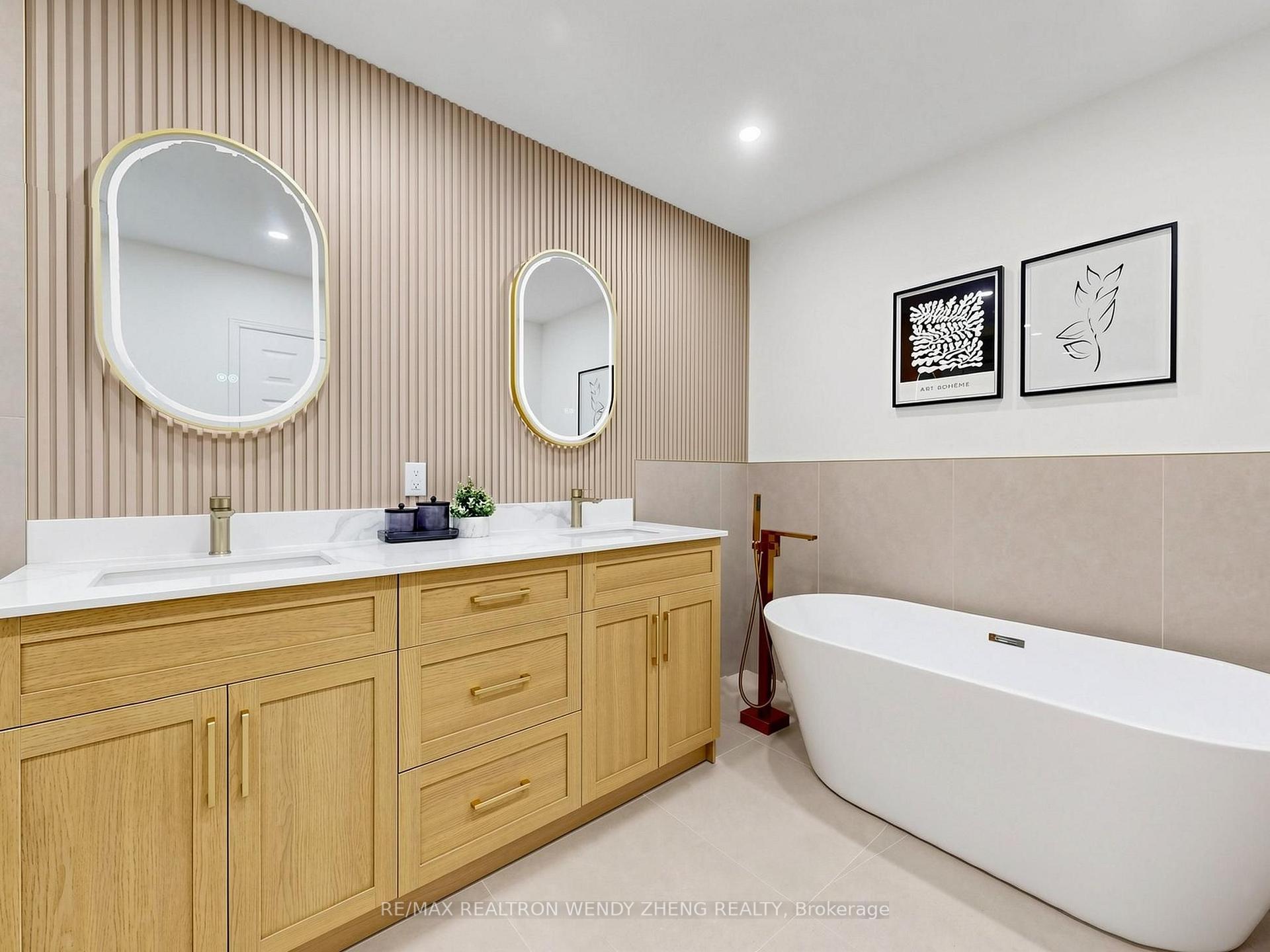Photo 24 of 55 Brownstone Circle, Vaughan, Crestwood-Springfarm-Yorkhill — HOMEH