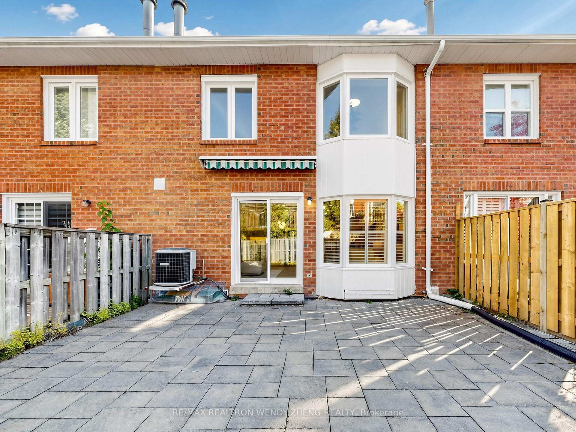 Photo 34 of 55 Brownstone Circle, Vaughan, Crestwood-Springfarm-Yorkhill — HOMEH