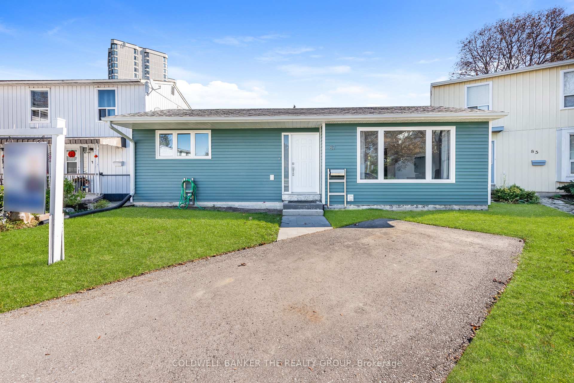 Photo 3 of 87 Huntingwood Crescent, Brampton, Central Park — HOMEH