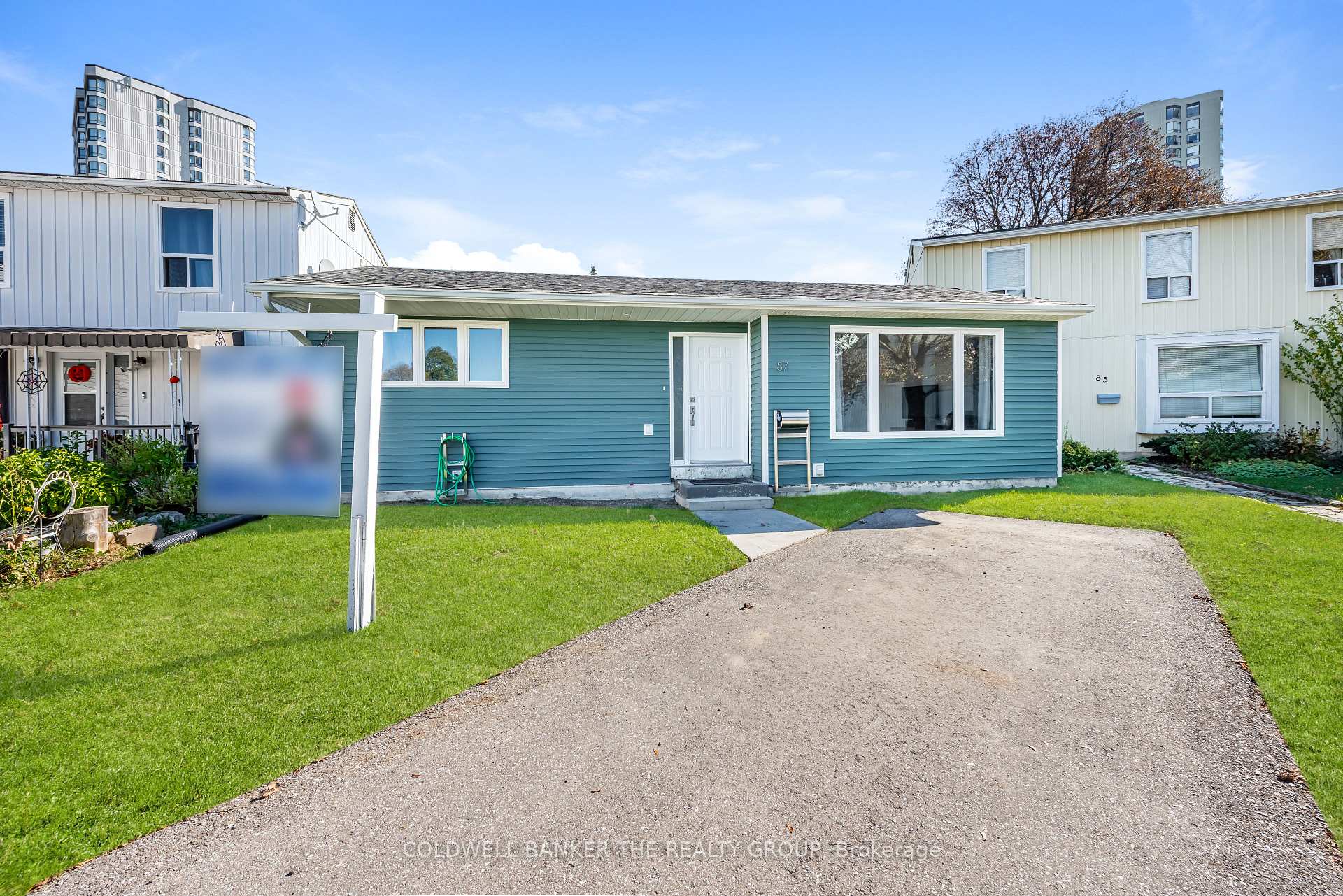 Photo 4 of 87 Huntingwood Crescent, Brampton, Central Park — HOMEH
