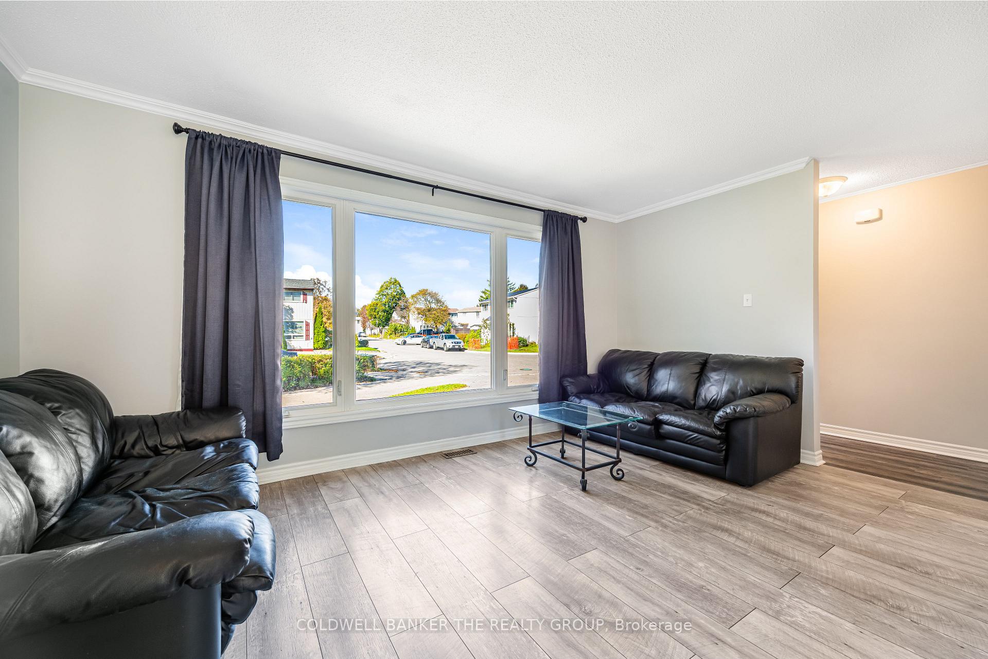 Photo 9 of 87 Huntingwood Crescent, Brampton, Central Park — HOMEH
