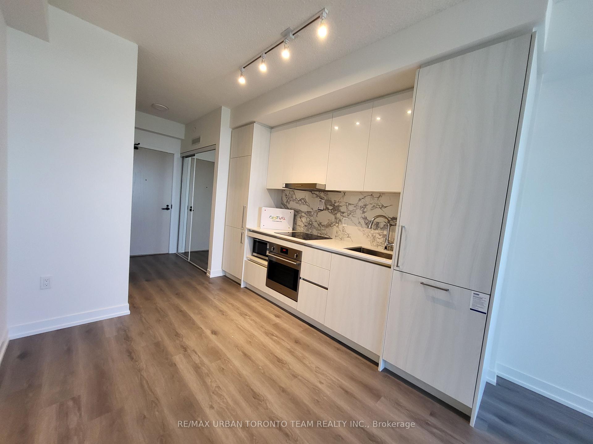 Photo 4 of Unit 5805, 225 Commerce Street, Vaughan, Vaughan Corporate Centre — HOMEH