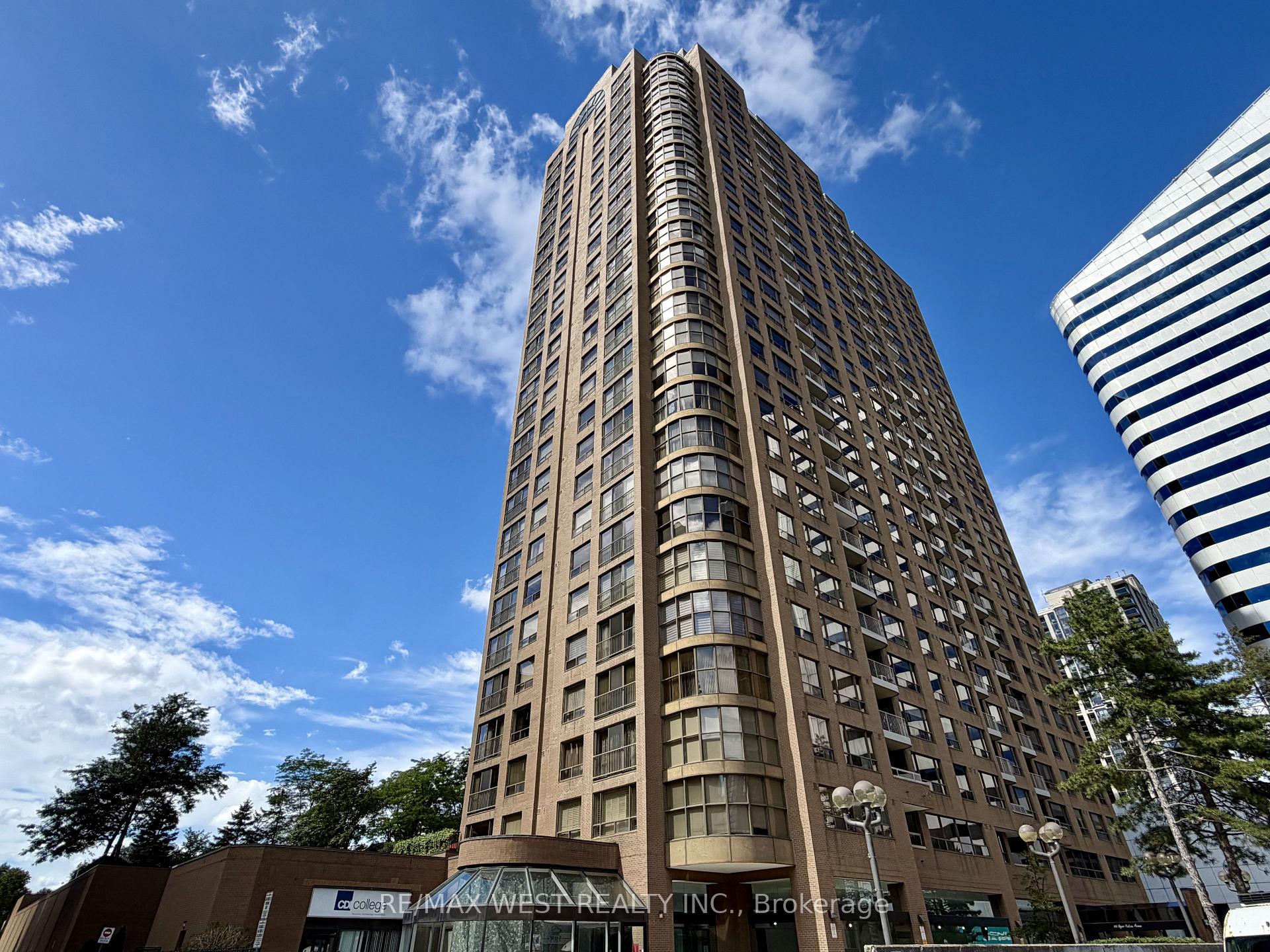 Photo of Unit 2405, 100 Upper Madison Avenue