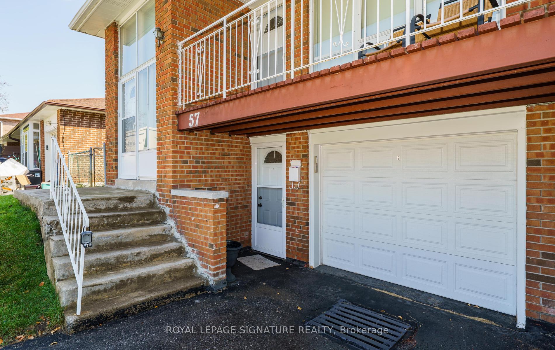Photo 2 of 57 Darnborough Way, Scarborough, L'Amoreaux — HOMEH
