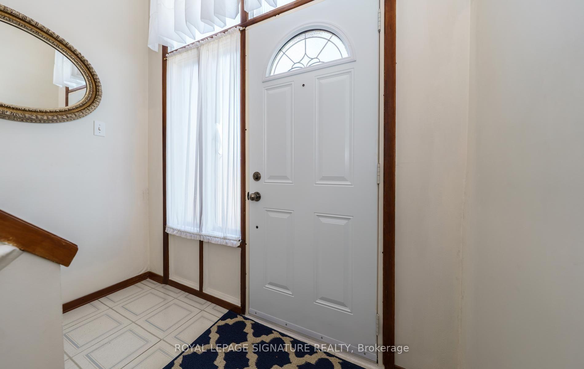 Photo 3 of 57 Darnborough Way, Scarborough, L'Amoreaux — HOMEH