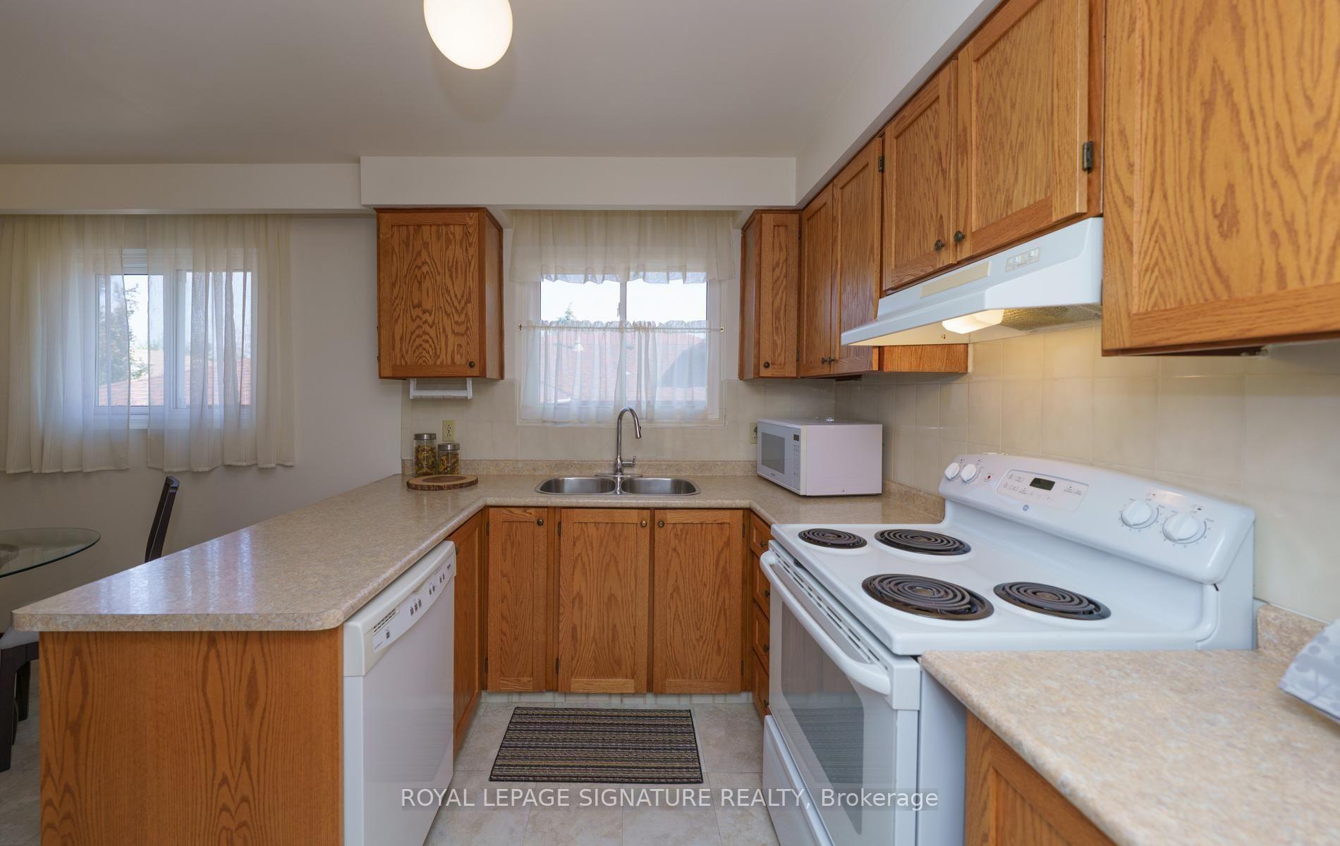 Photo 8 of 57 Darnborough Way, Scarborough, L'Amoreaux — HOMEH