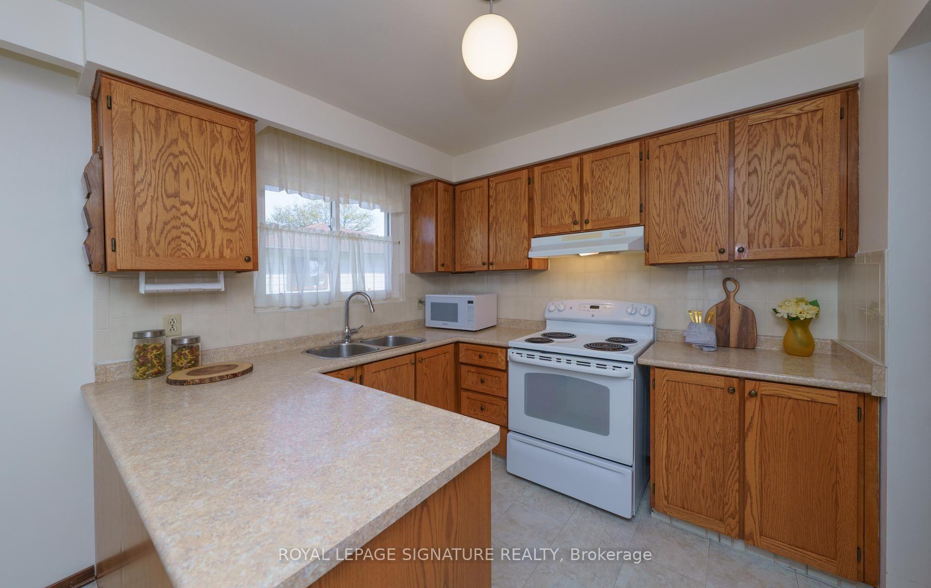 Photo 9 of 57 Darnborough Way, Scarborough, L'Amoreaux — HOMEH