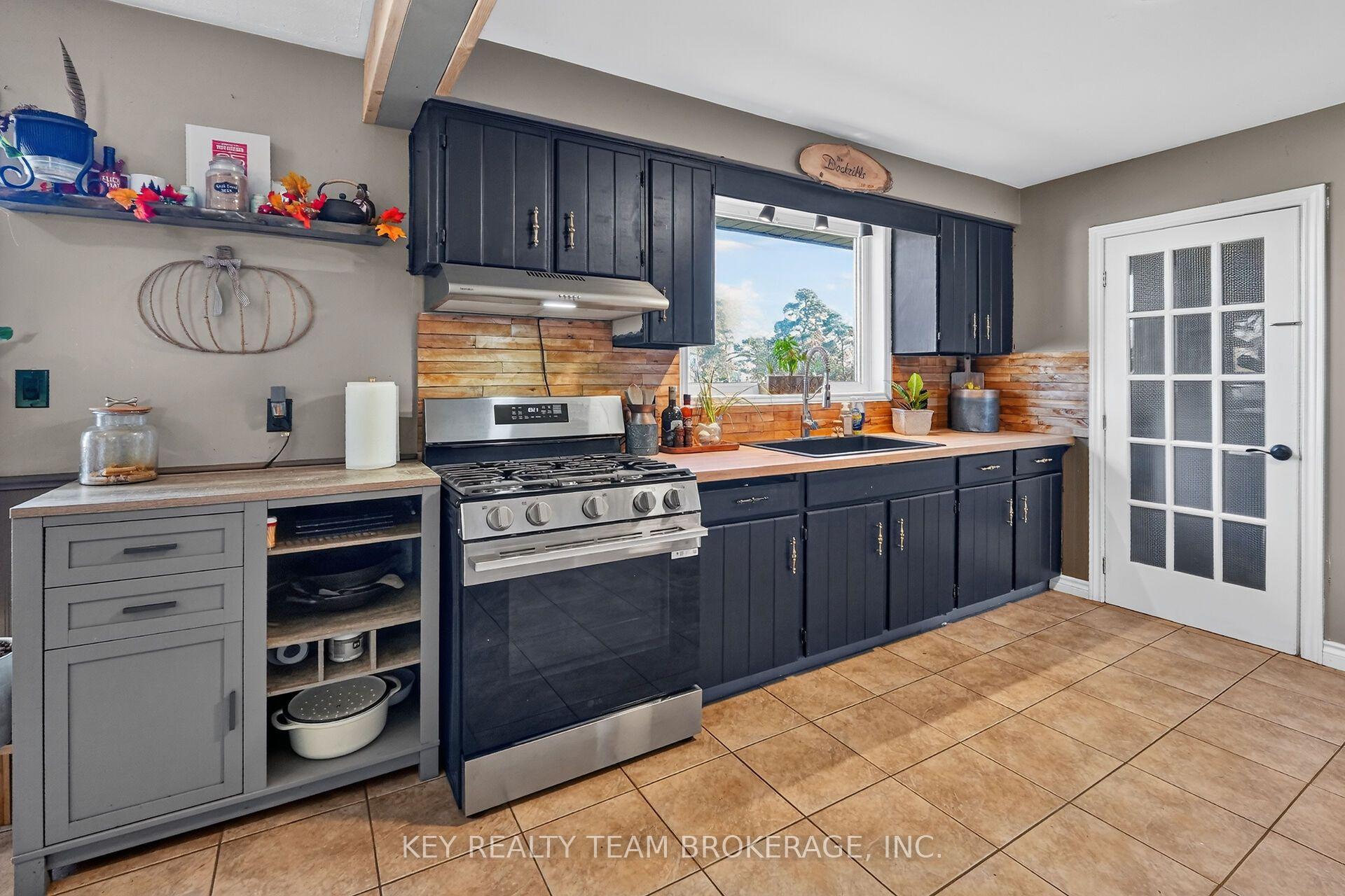 Photo 14 of 3216 Hall Road, Hamilton, Binbrook — HOMEH