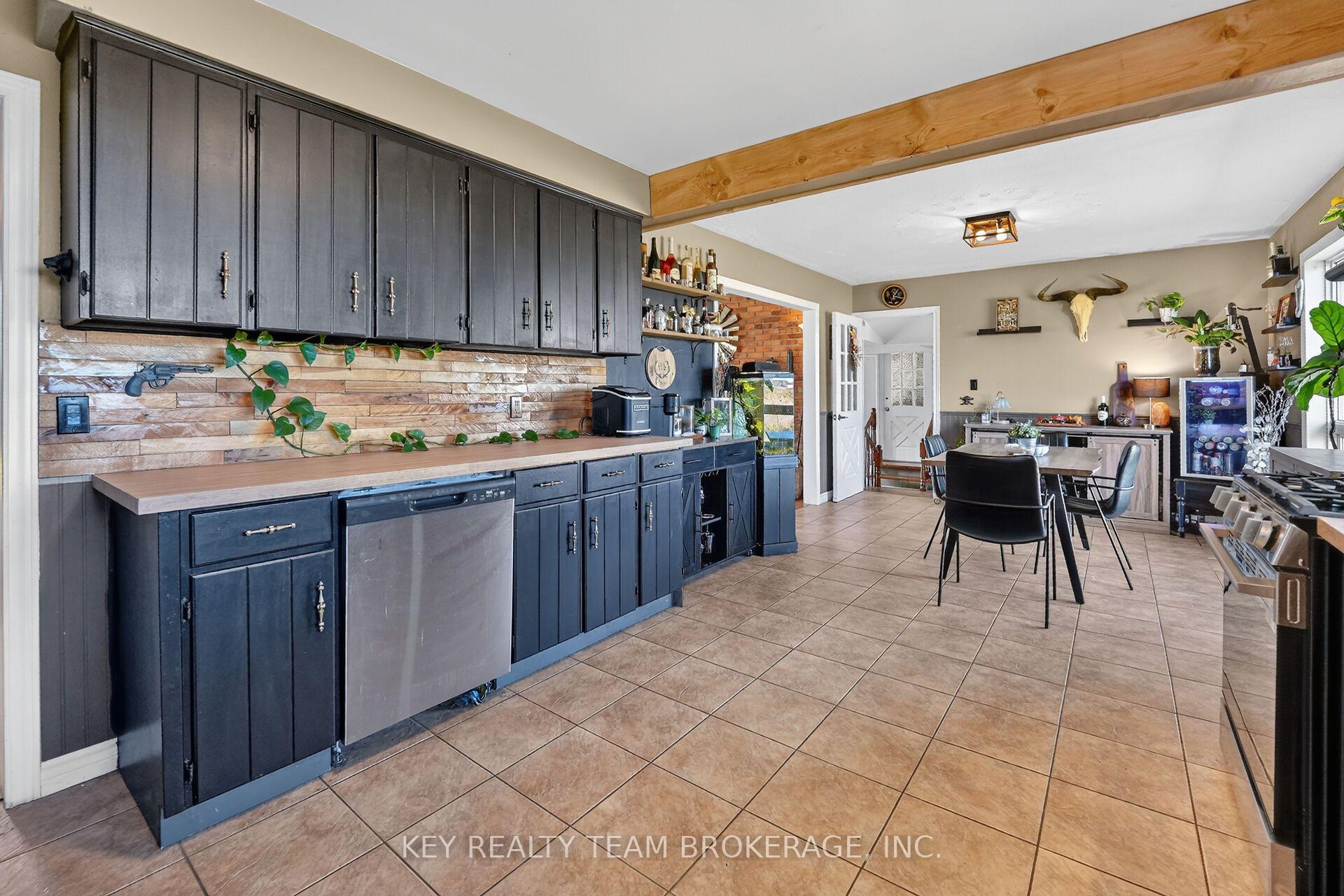 Photo 17 of 3216 Hall Road, Hamilton, Binbrook — HOMEH