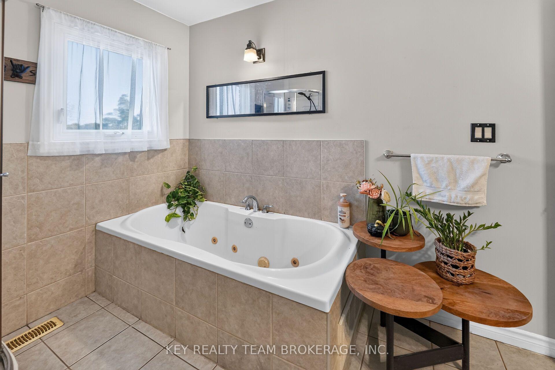 Photo 25 of 3216 Hall Road, Hamilton, Binbrook — HOMEH
