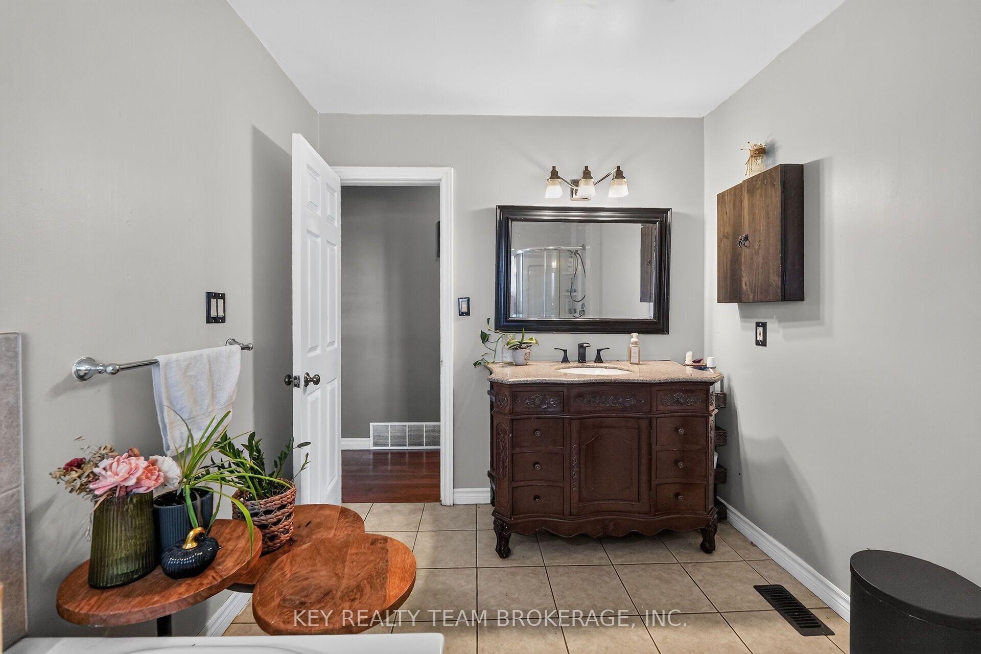 Photo 26 of 3216 Hall Road, Hamilton, Binbrook — HOMEH